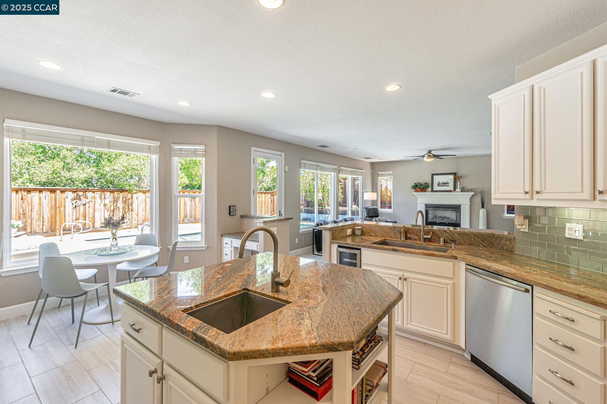 1039 Rolling Woods Way