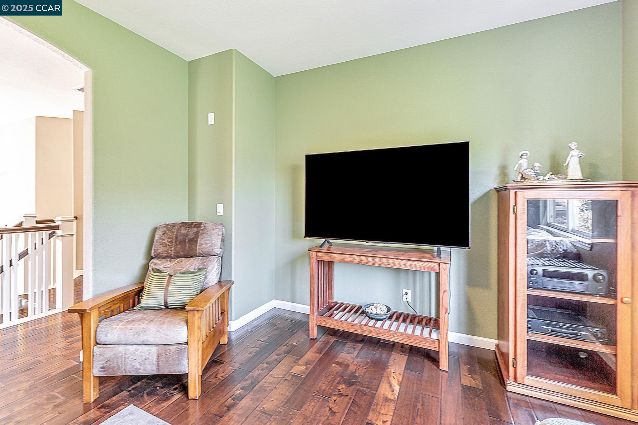1039 Rolling Woods Way