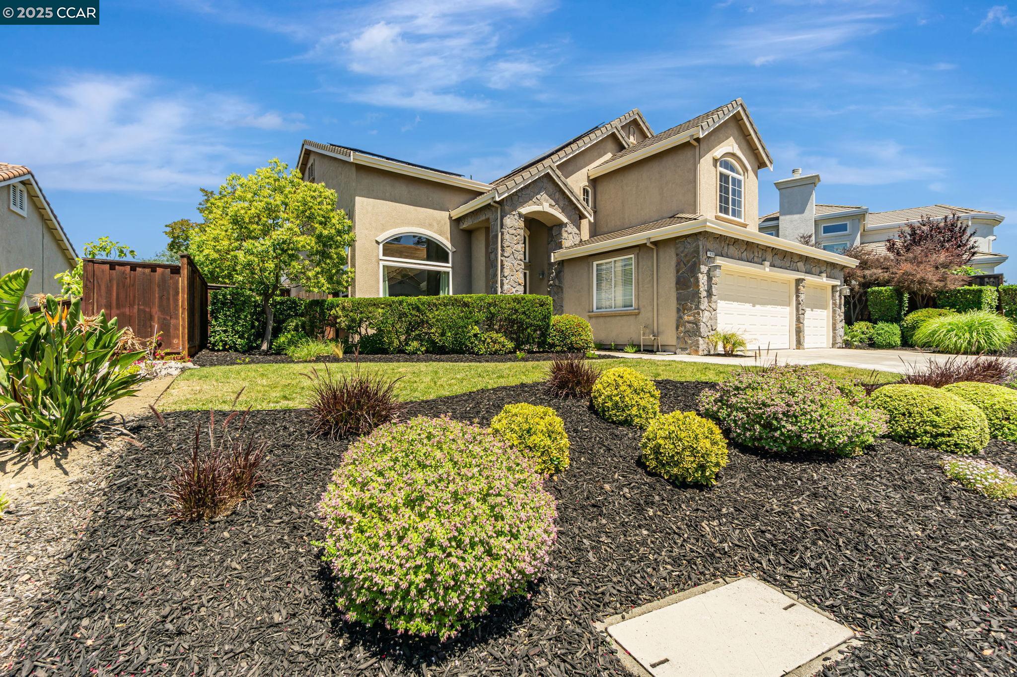 1039 Rolling Woods Way