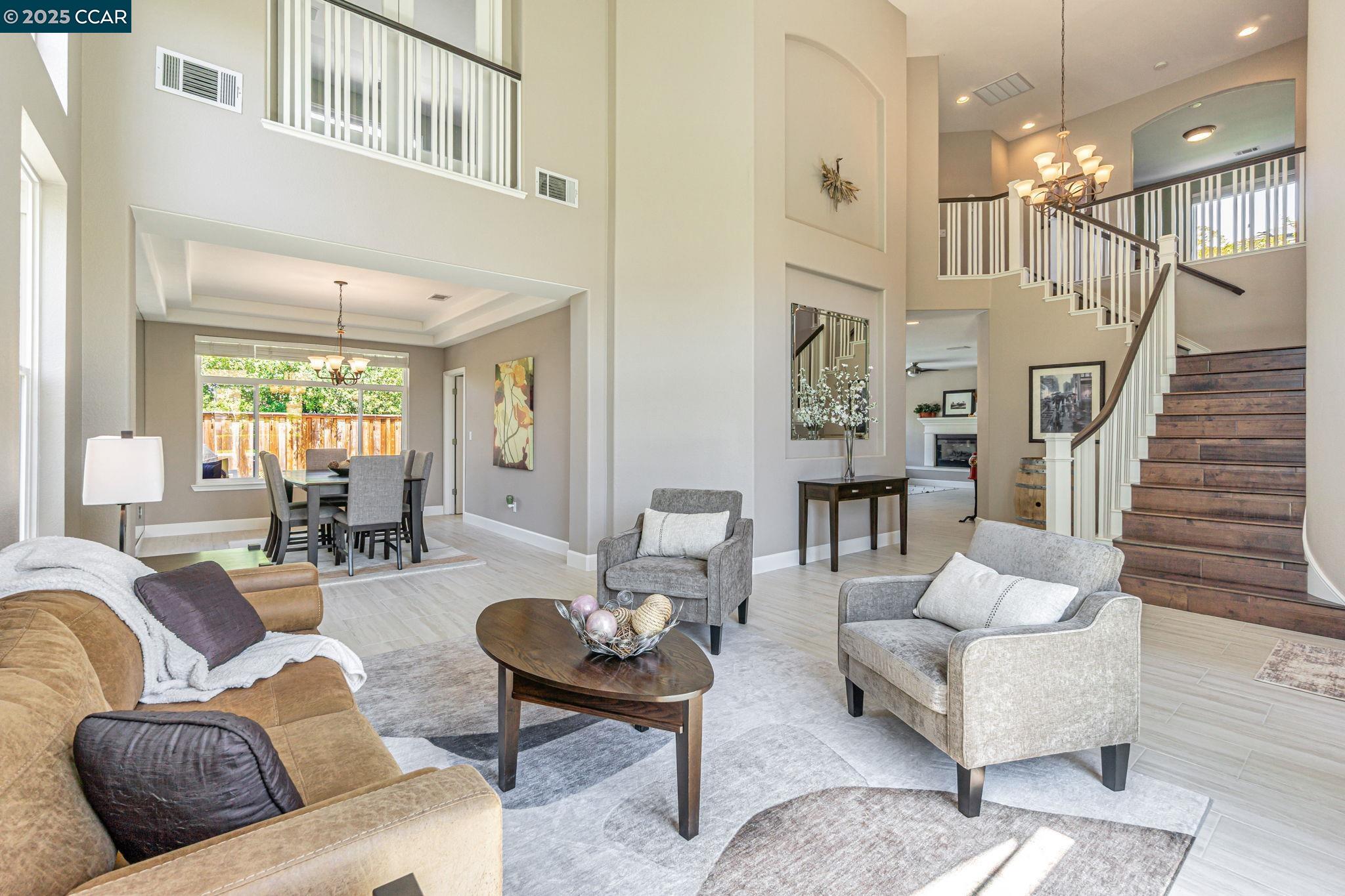1039 Rolling Woods Way