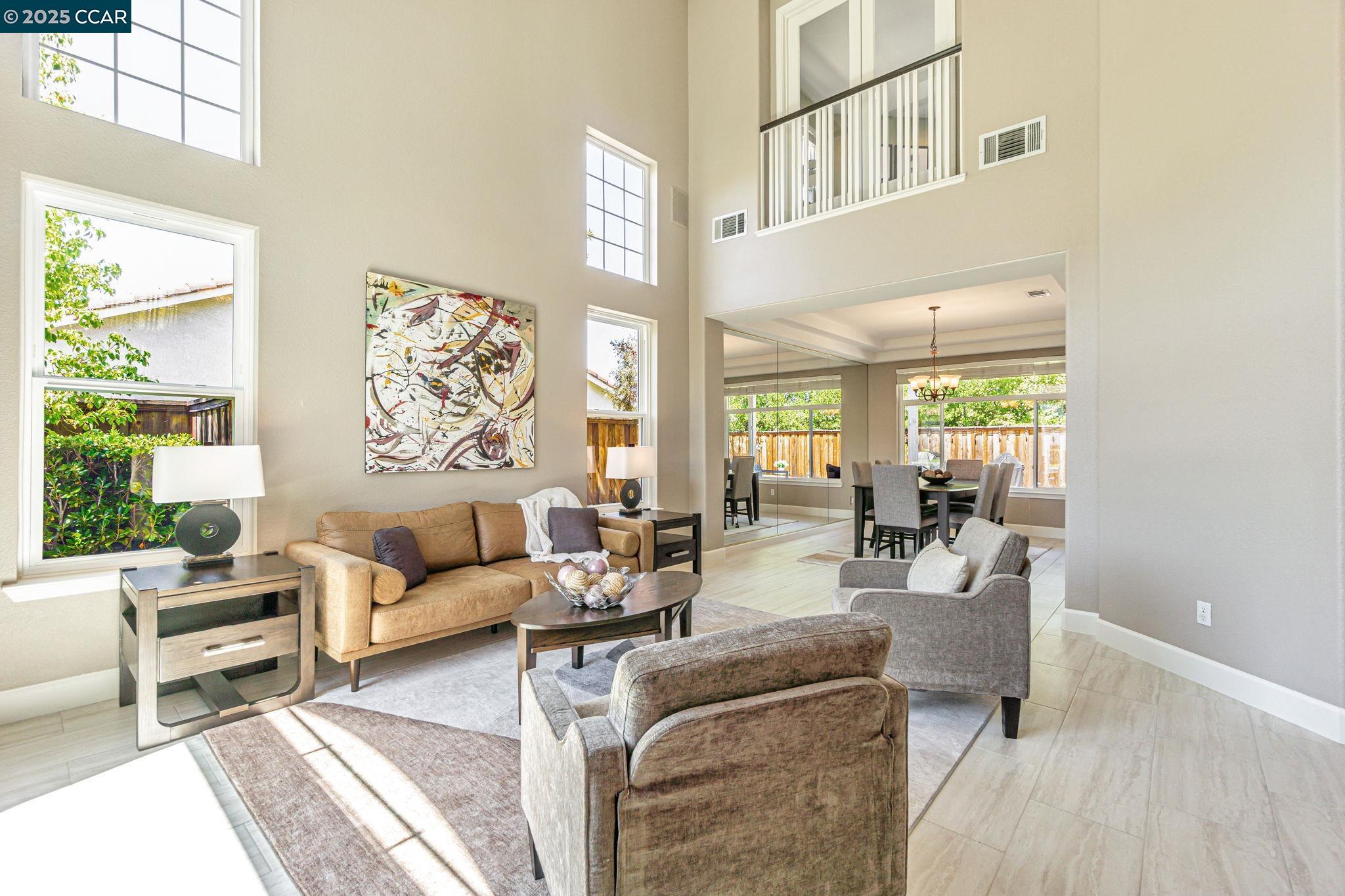 1039 Rolling Woods Way