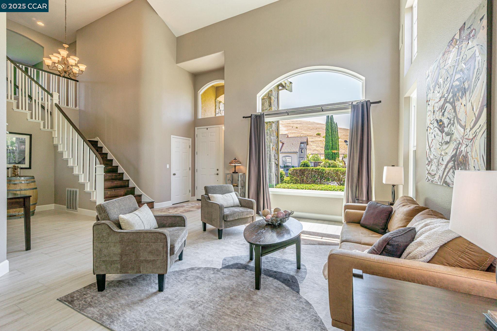 1039 Rolling Woods Way