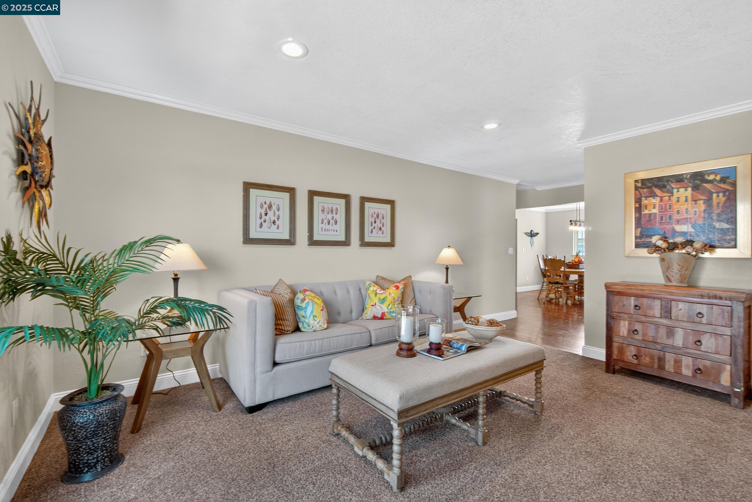 1827 Leo Ln