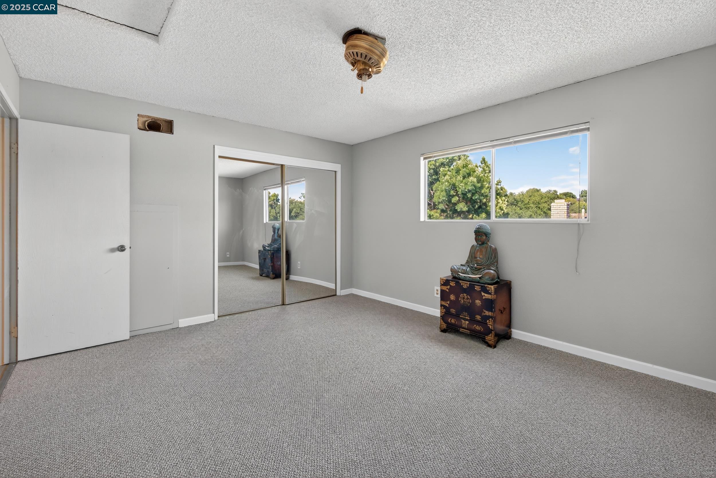 2173 Madrone Dr