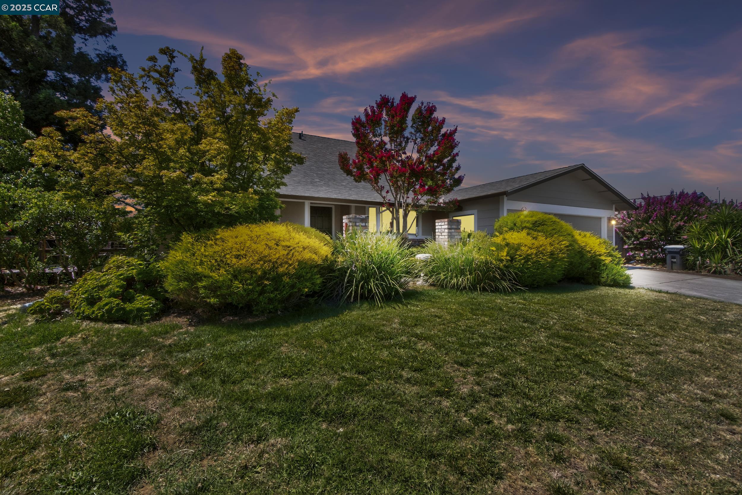 2173 Madrone Dr