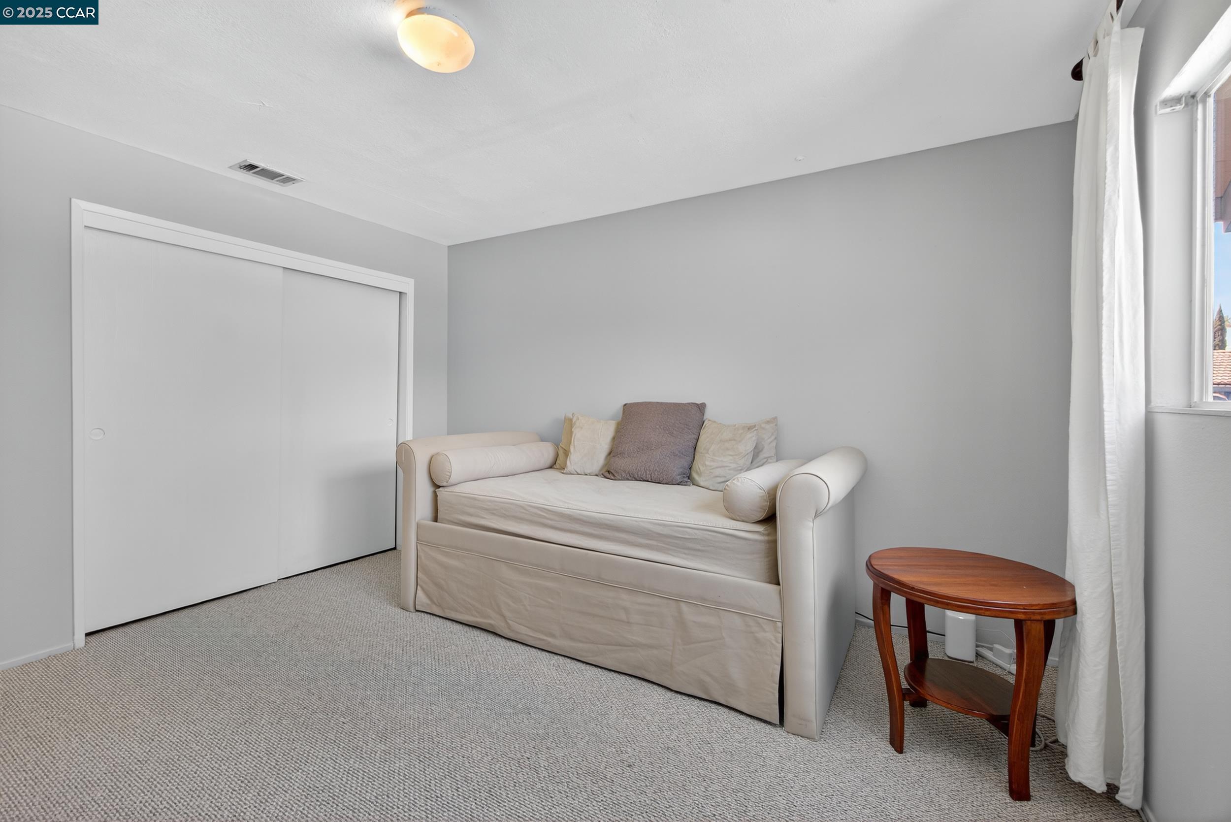 2173 Madrone Dr