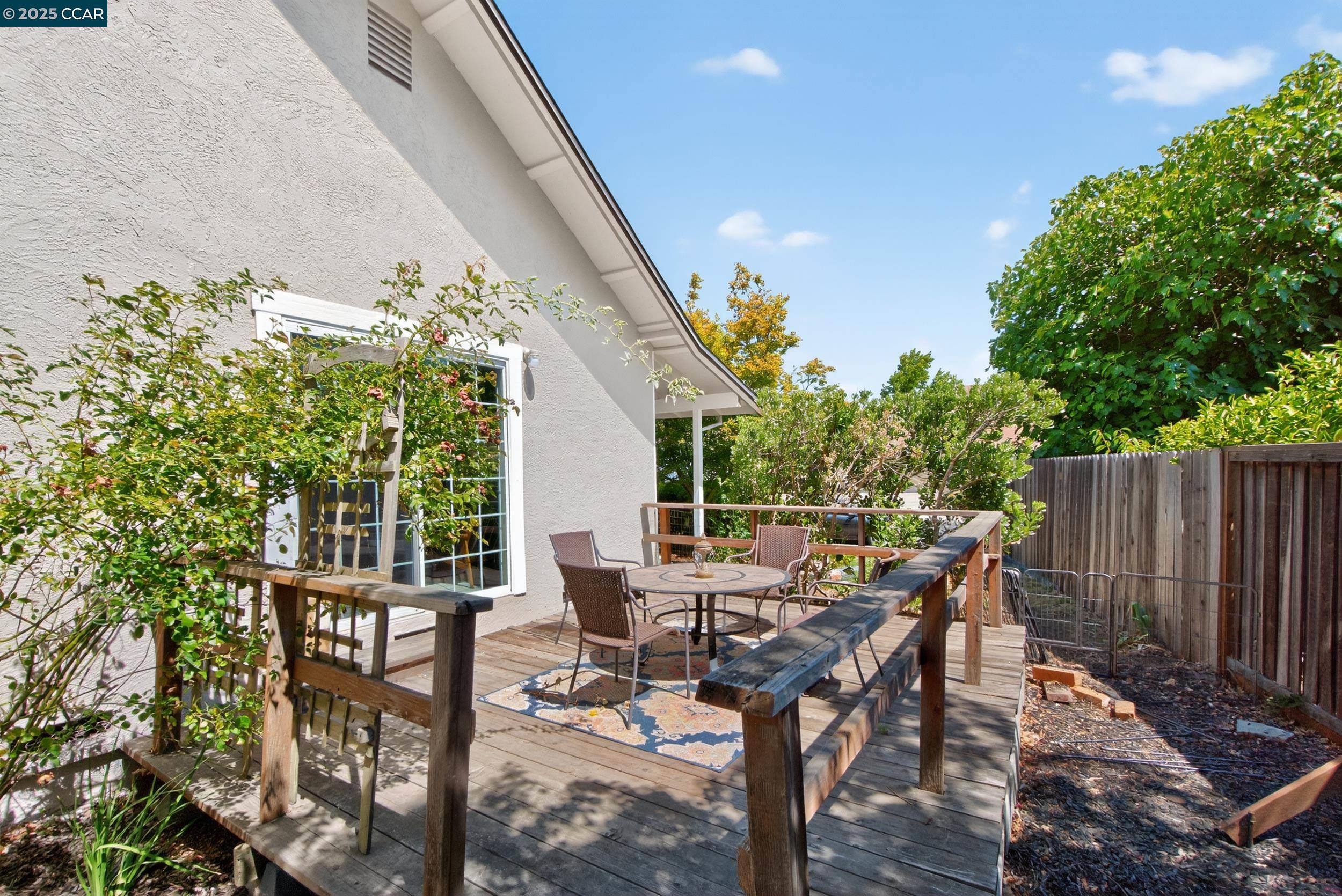 2173 Madrone Dr