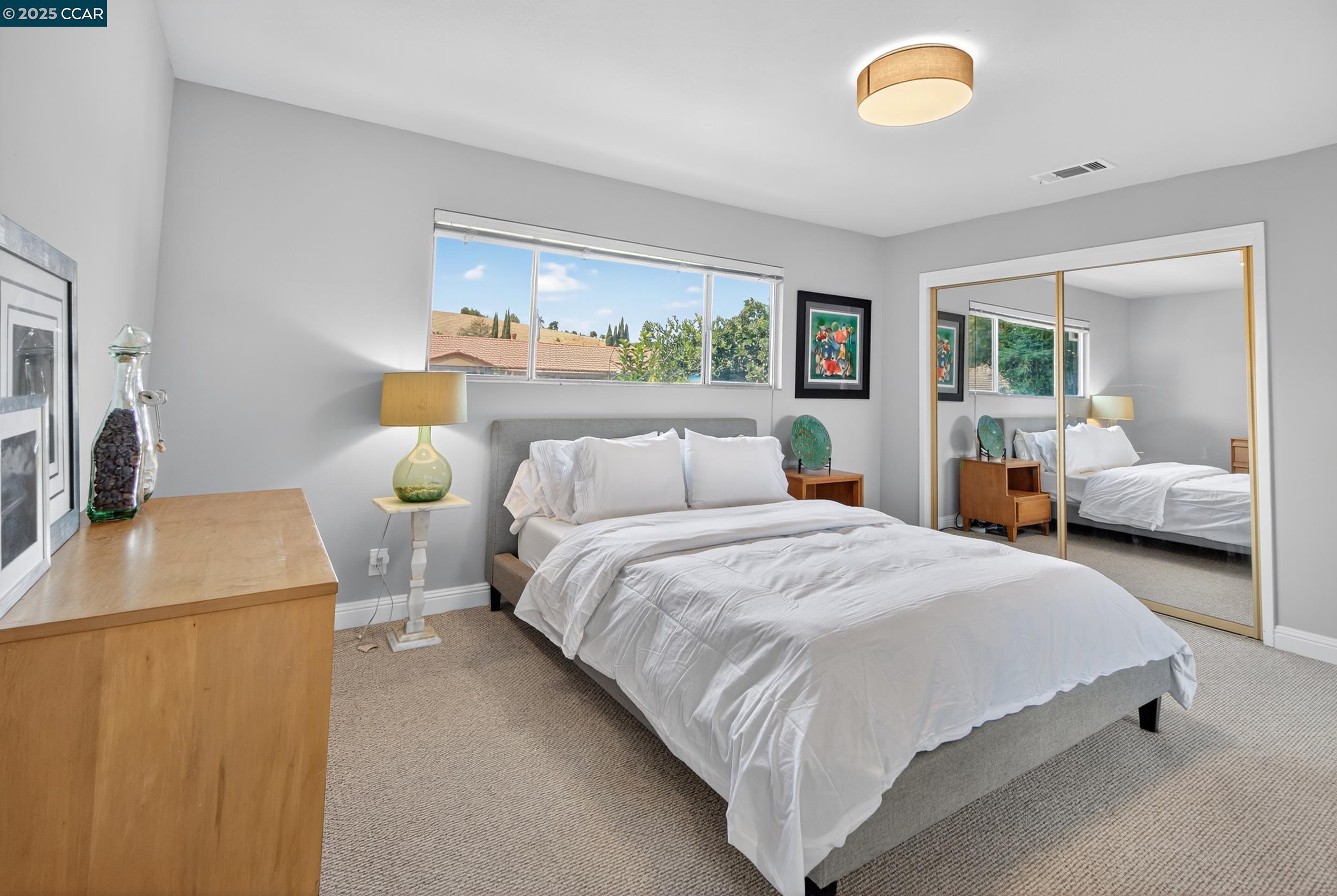 2173 Madrone Dr