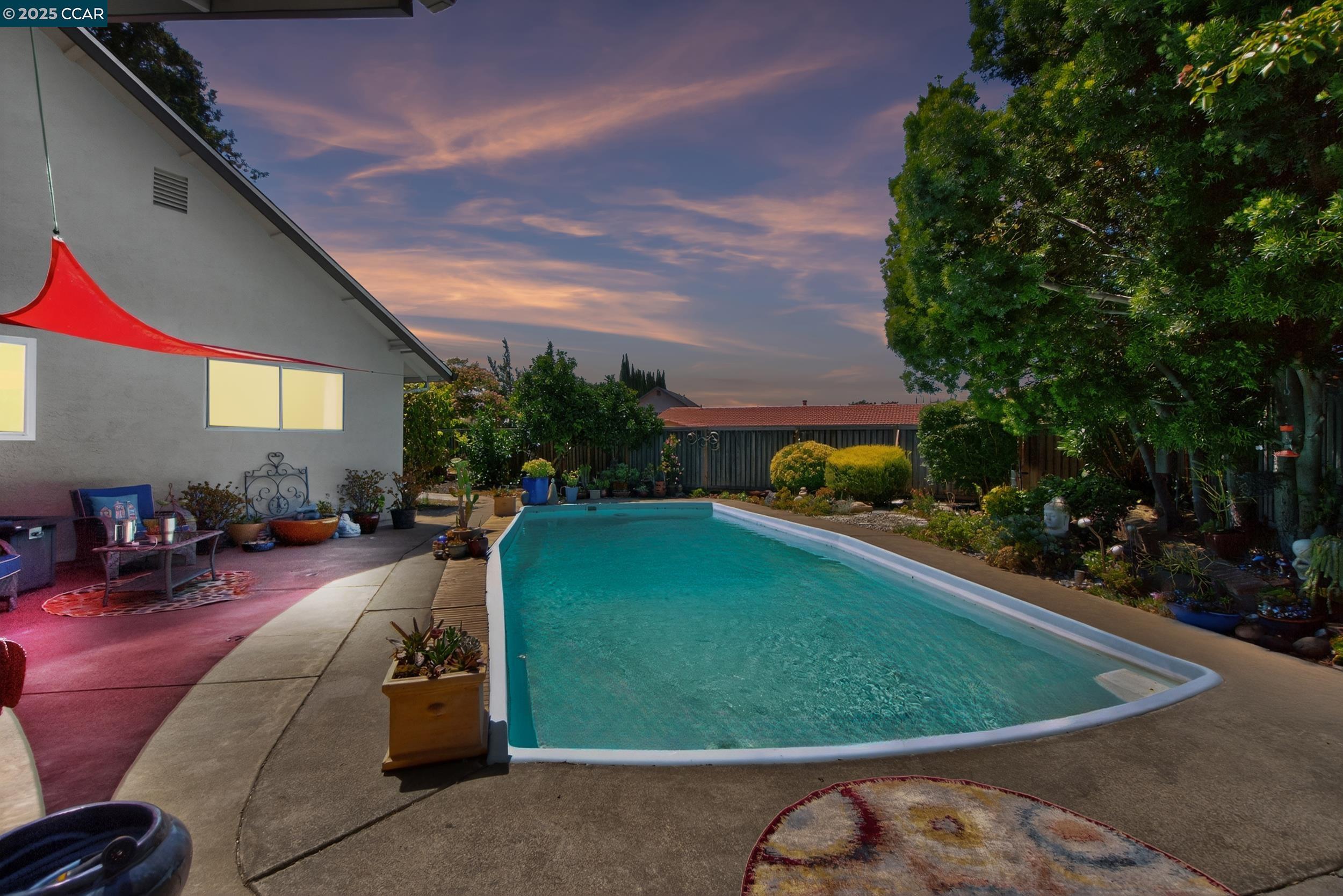 2173 Madrone Dr