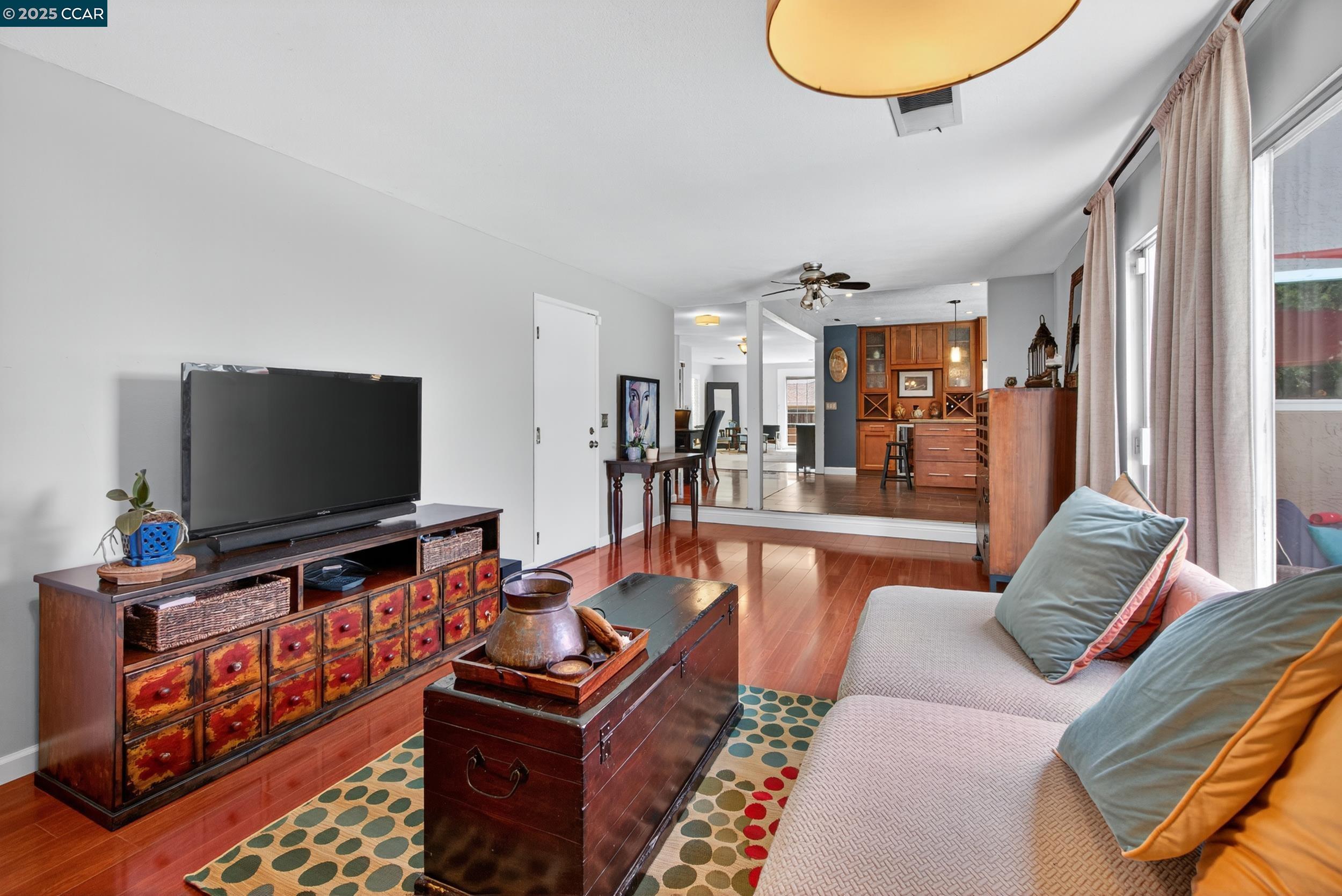 2173 Madrone Dr