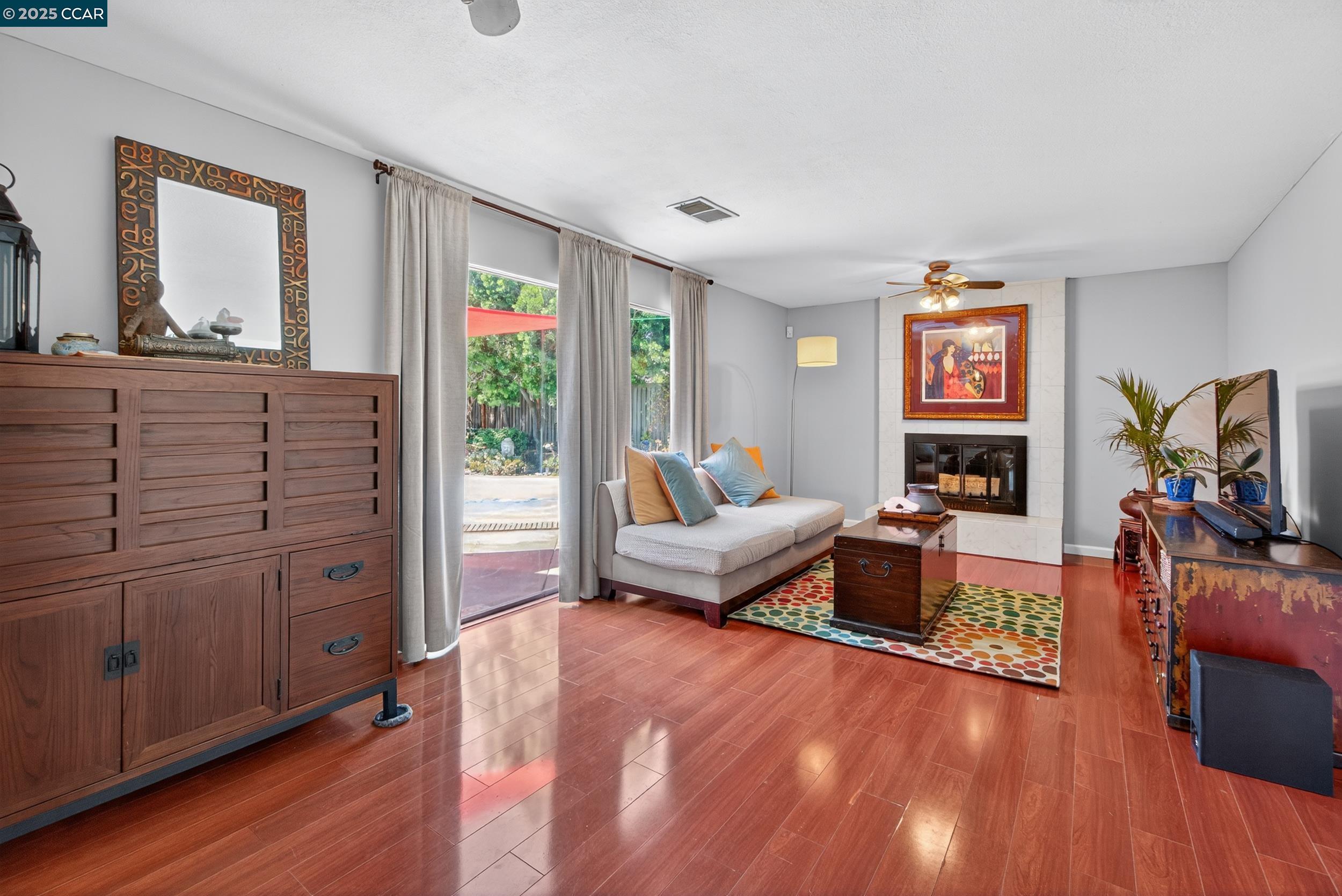 2173 Madrone Dr