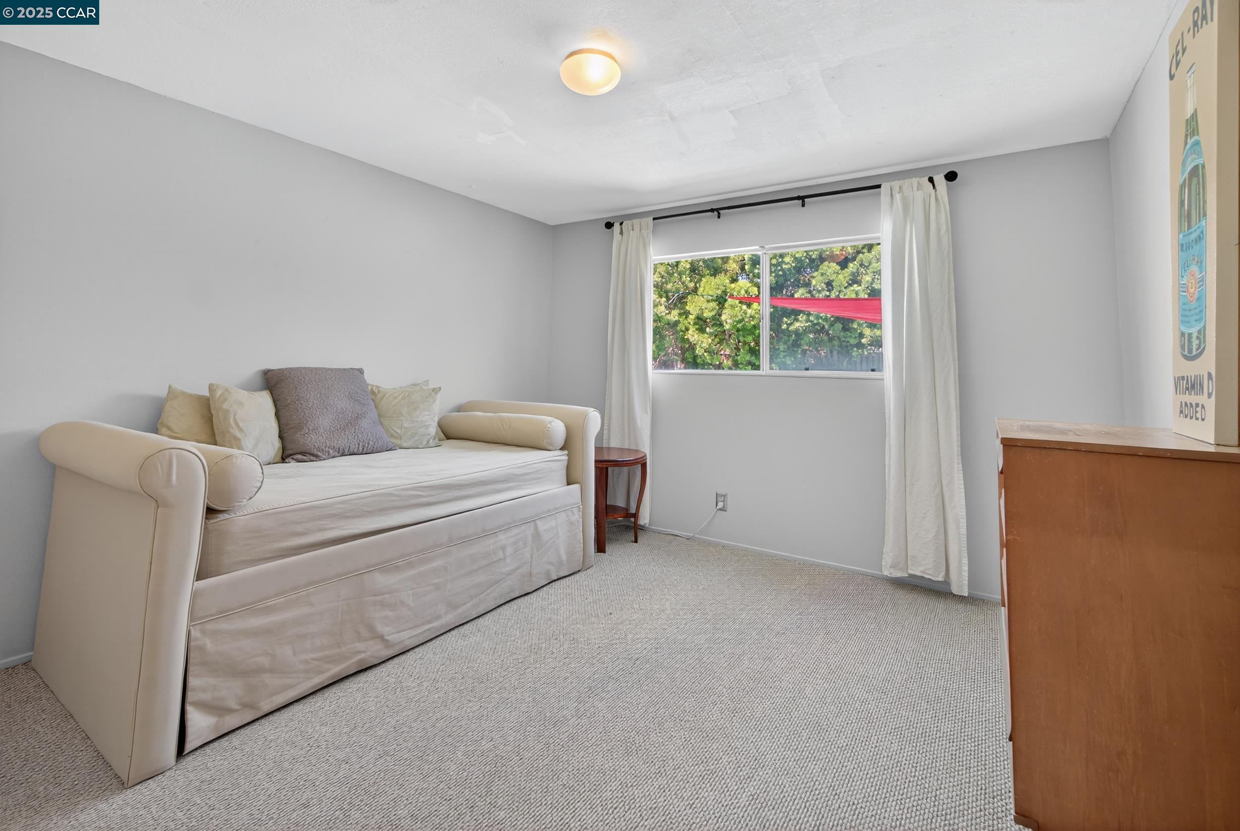 2173 Madrone Dr