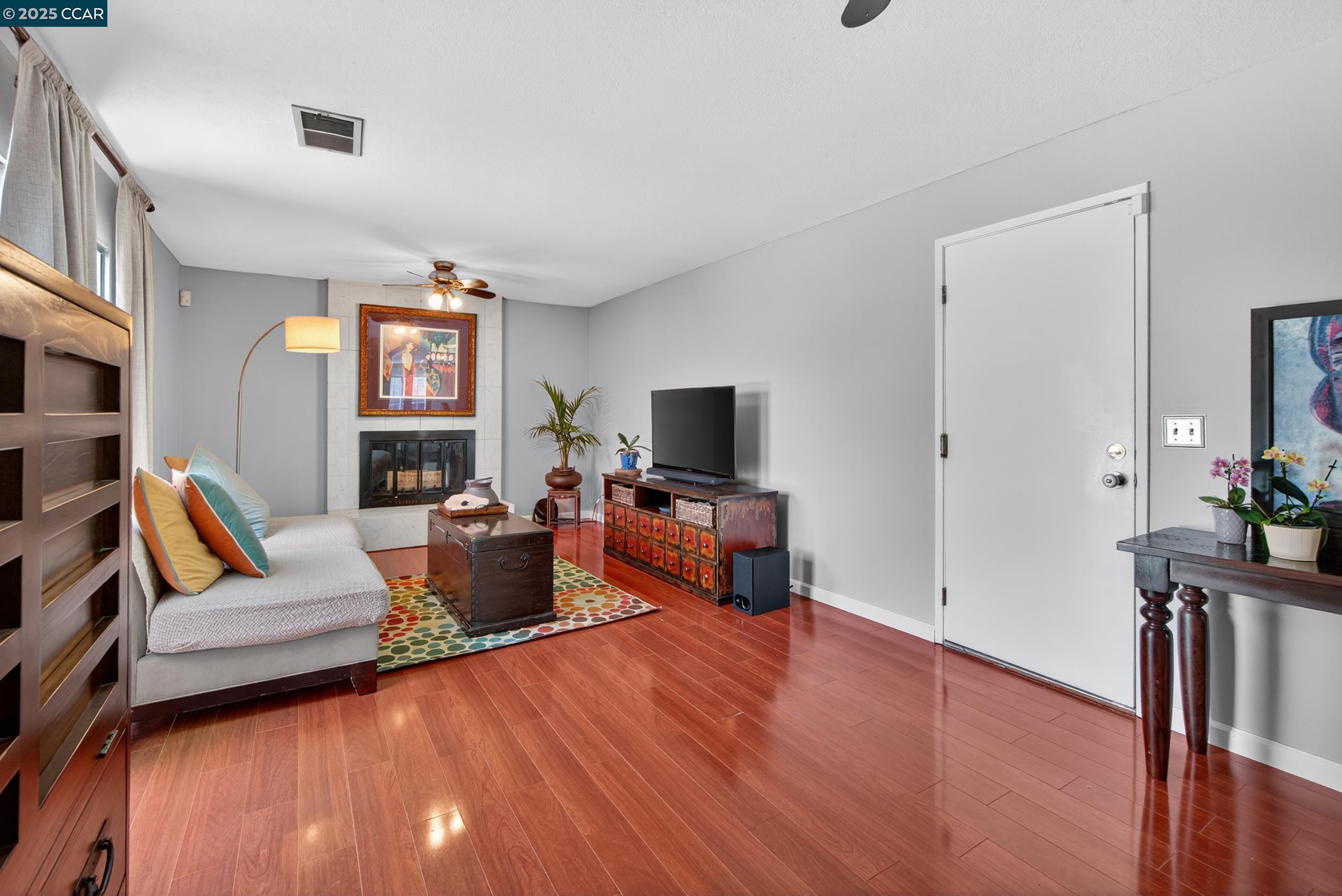 2173 Madrone Dr