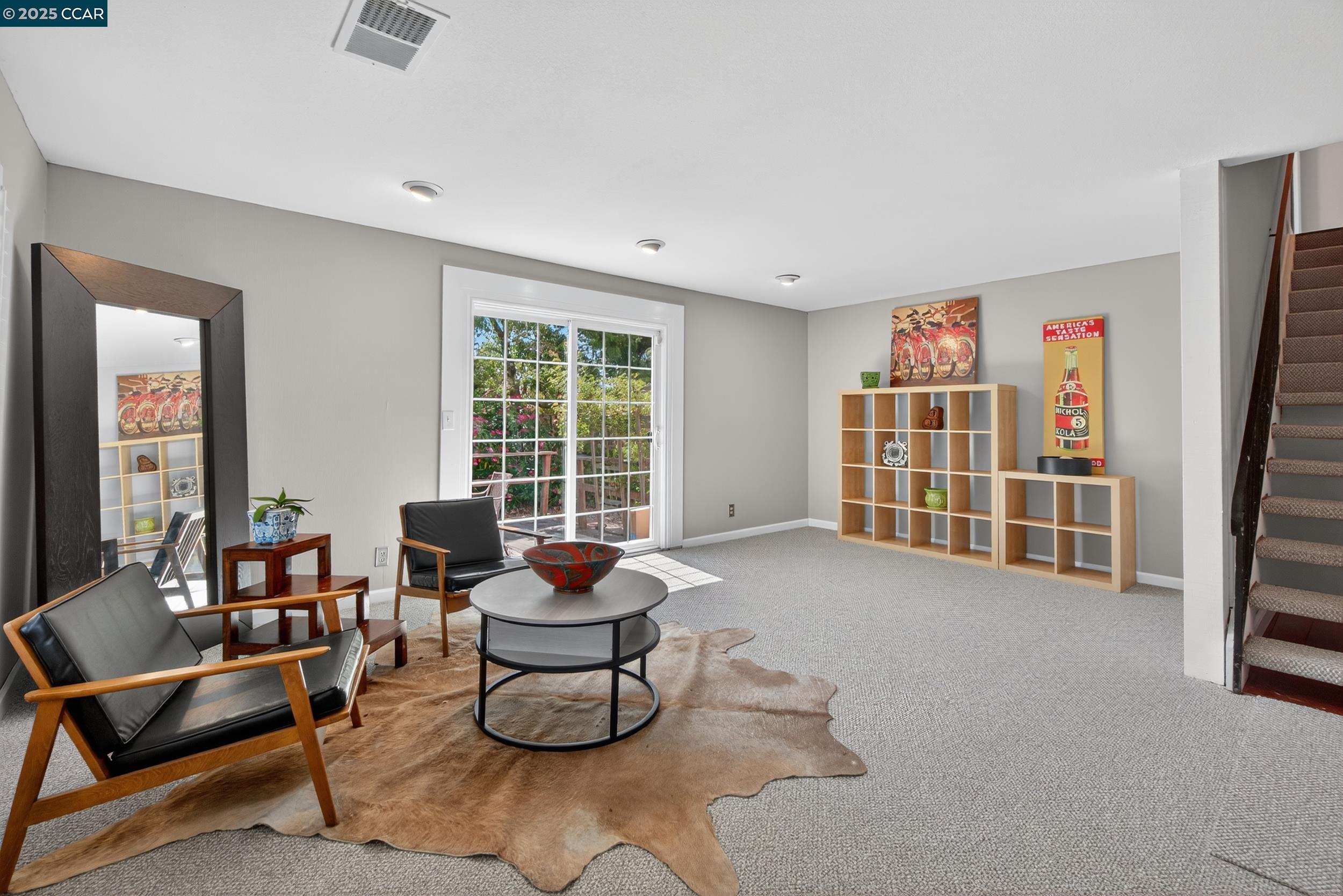 2173 Madrone Dr