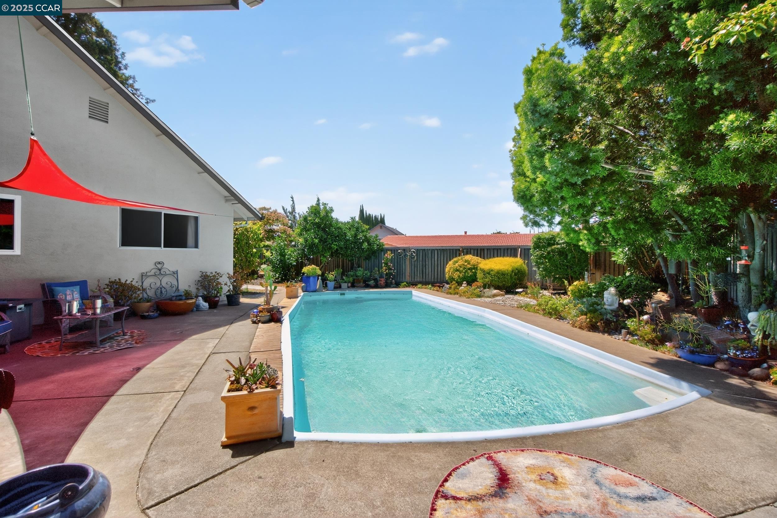 2173 Madrone Dr