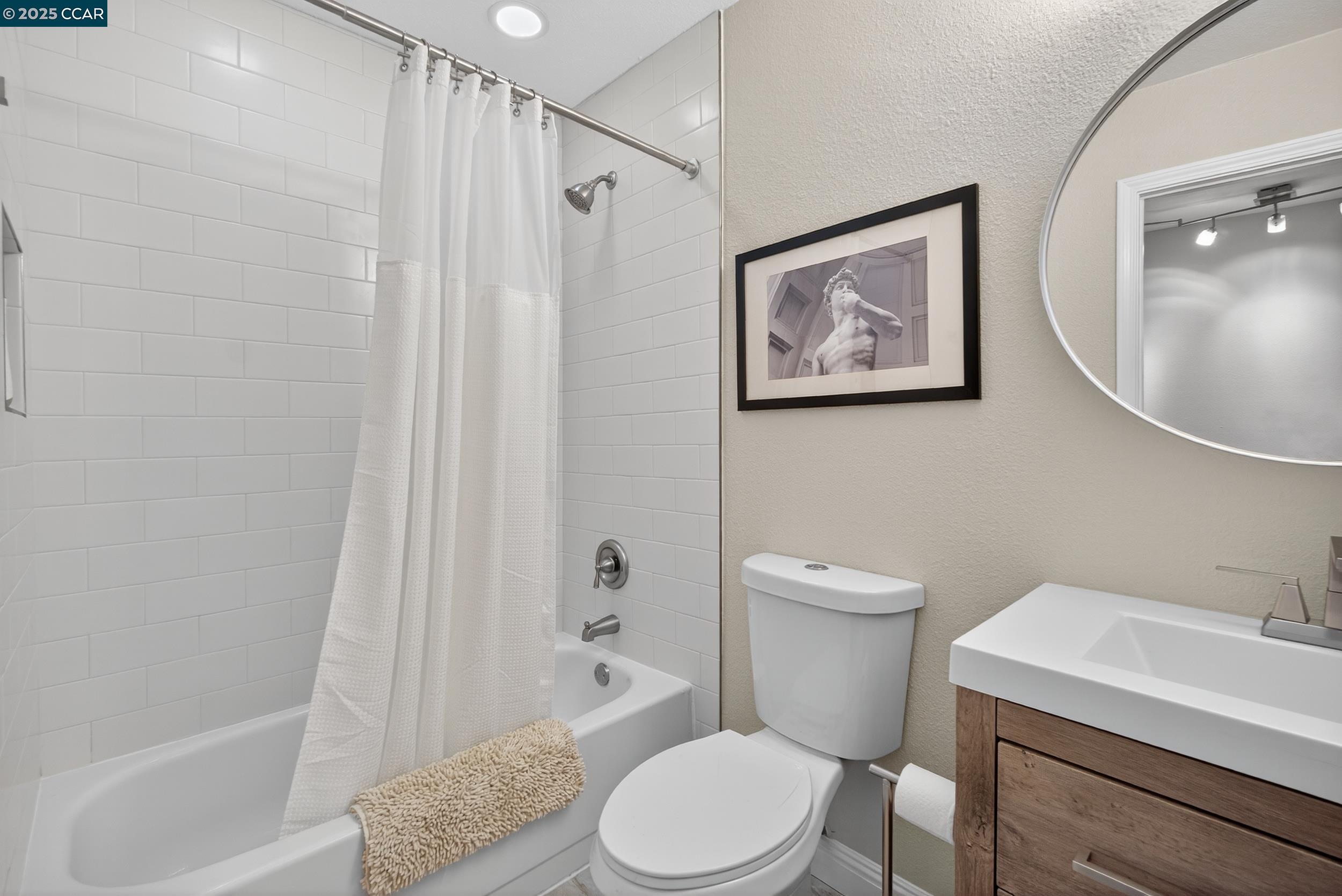 2173 Madrone Dr