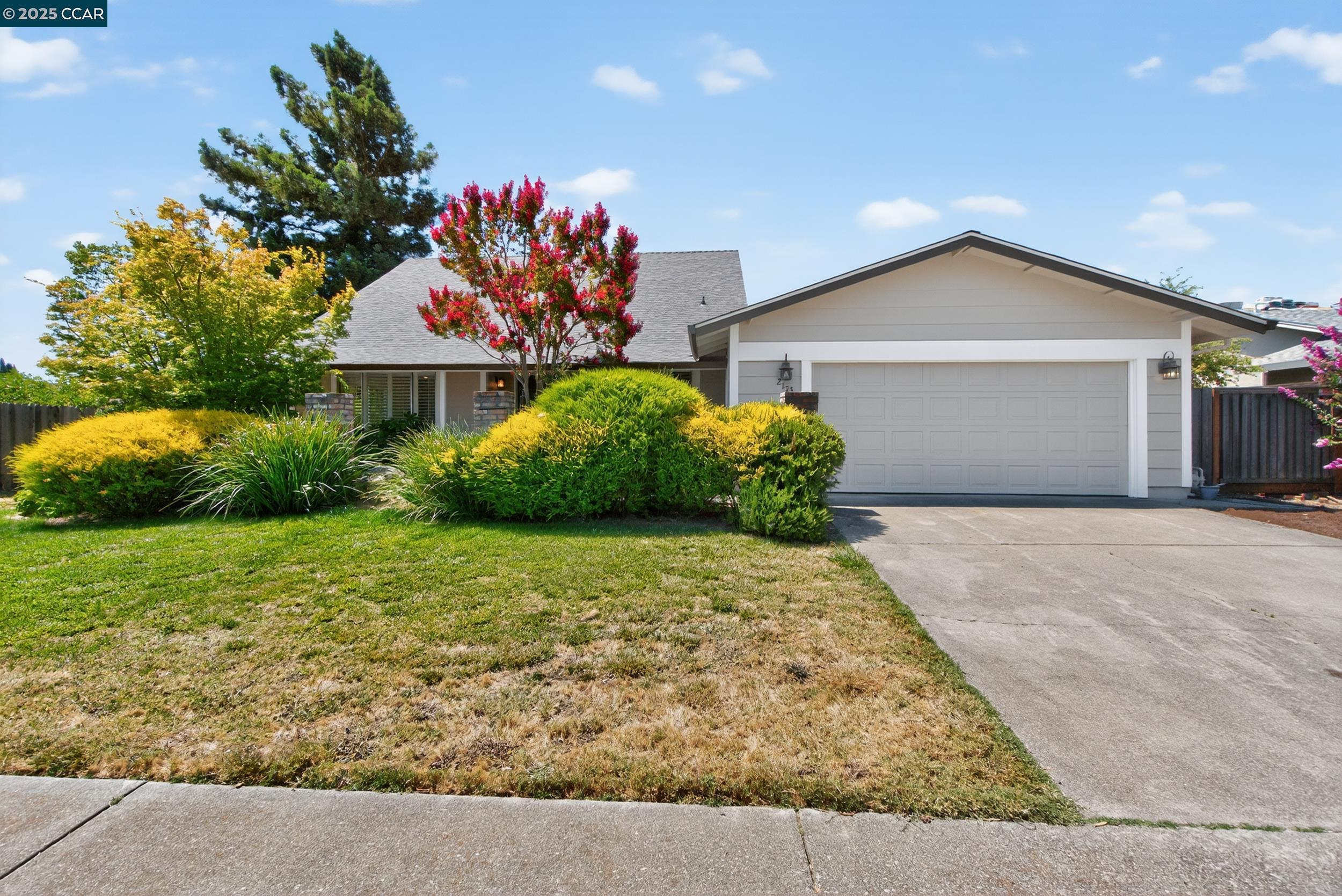 2173 Madrone Dr