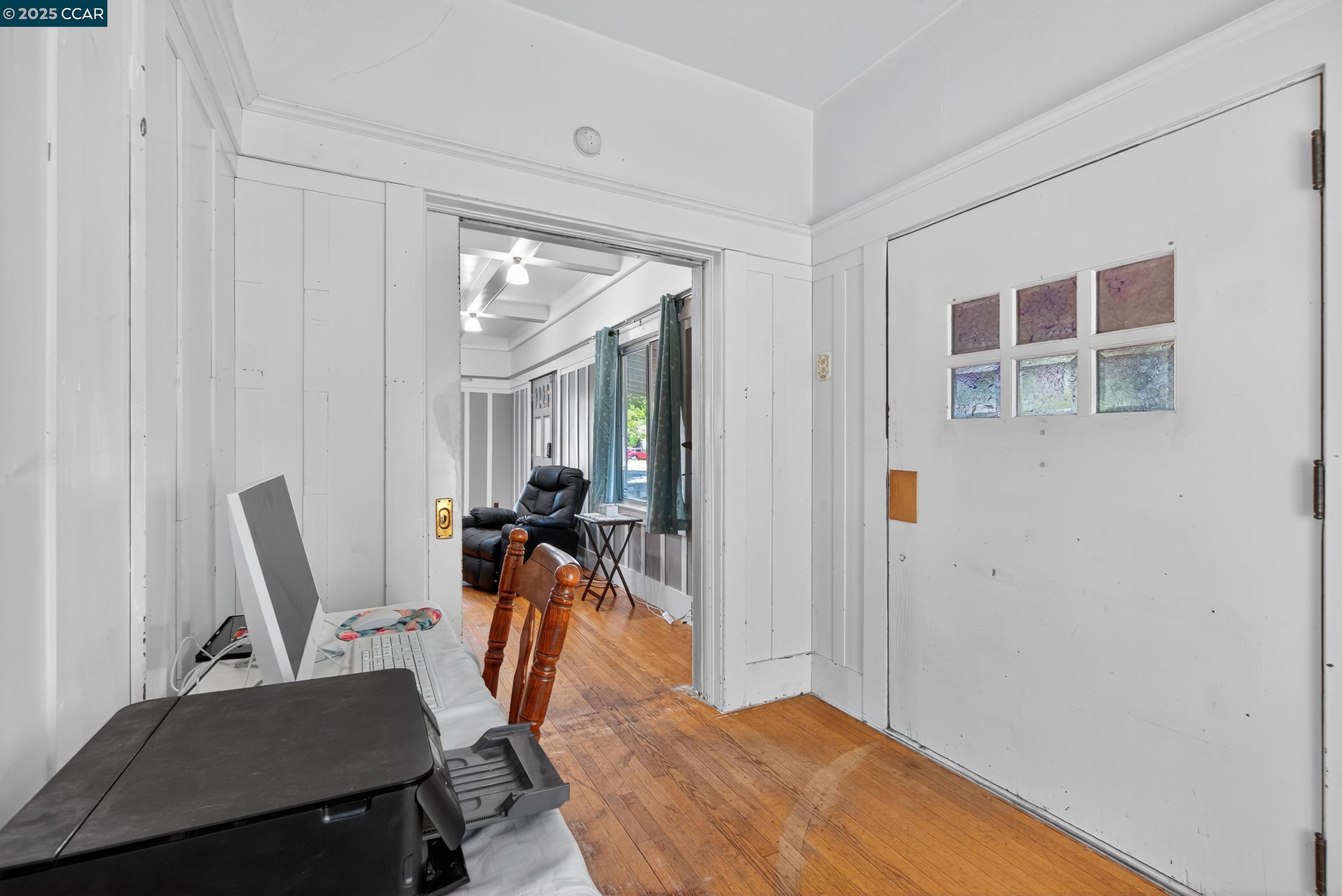 223 W 5Th St