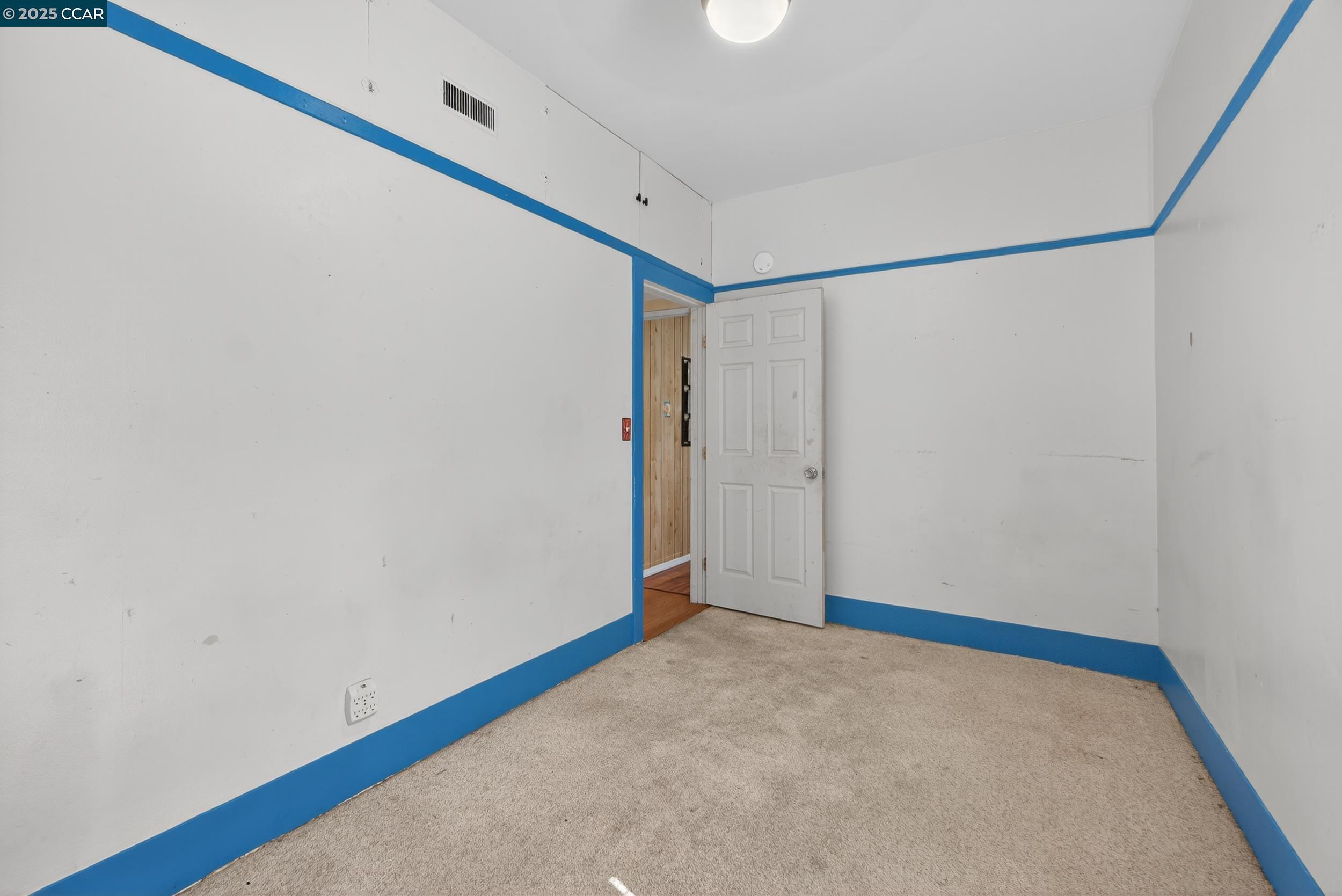 223 W 5Th St