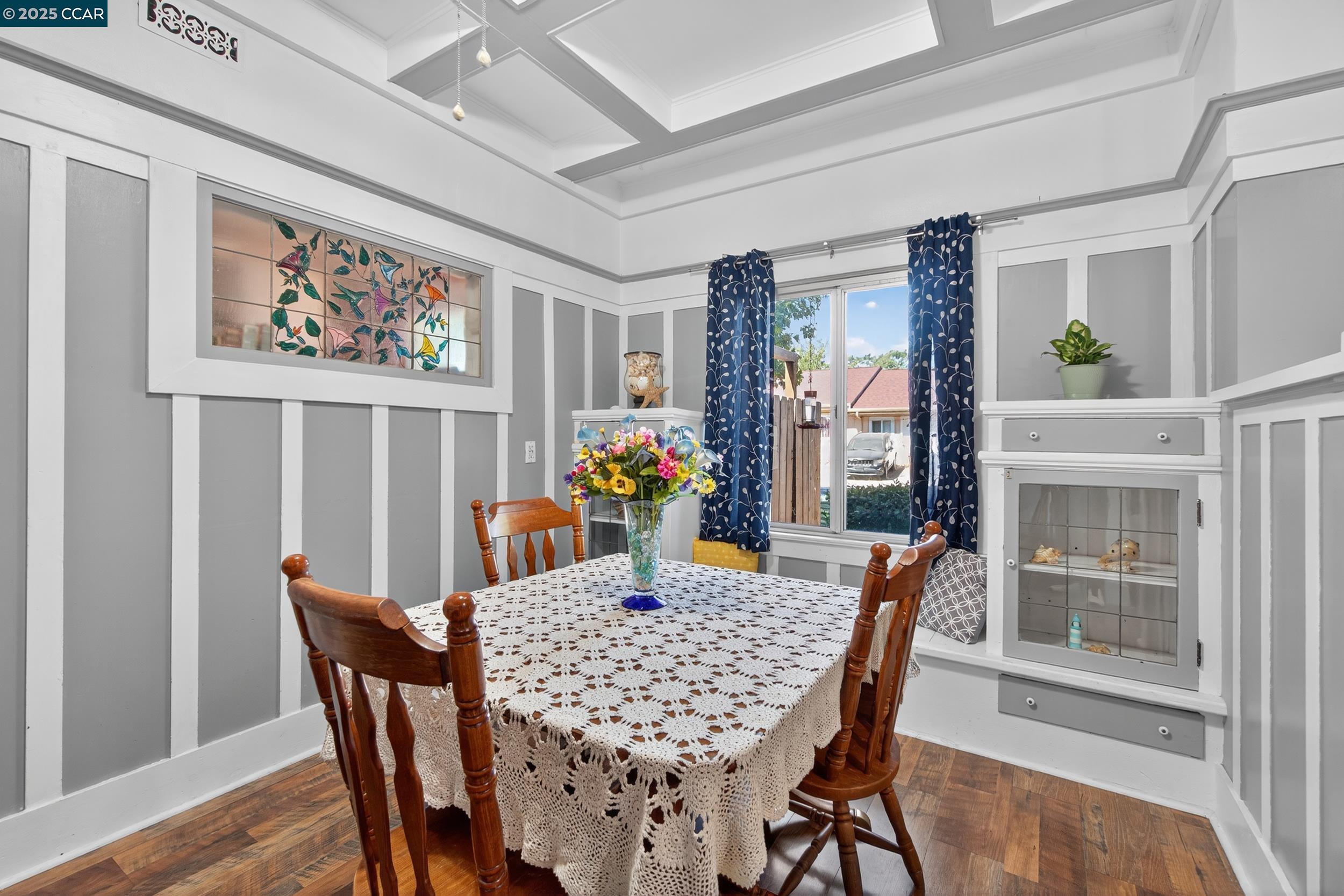 223 W 5Th St