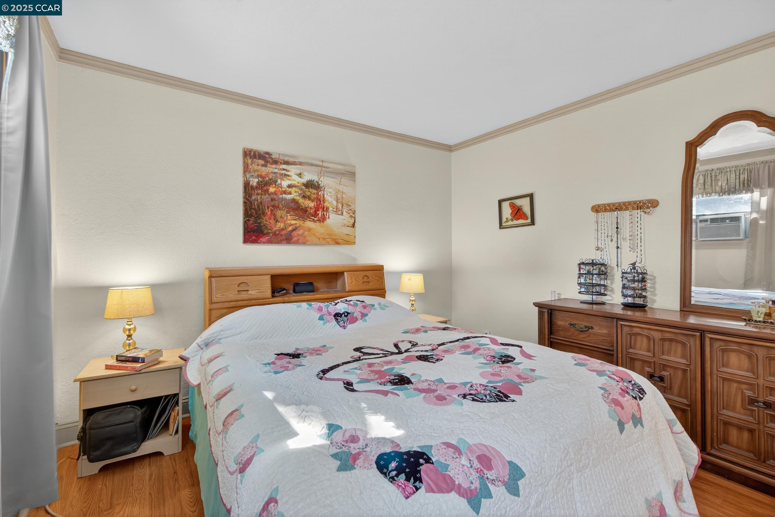 223 W 5Th St