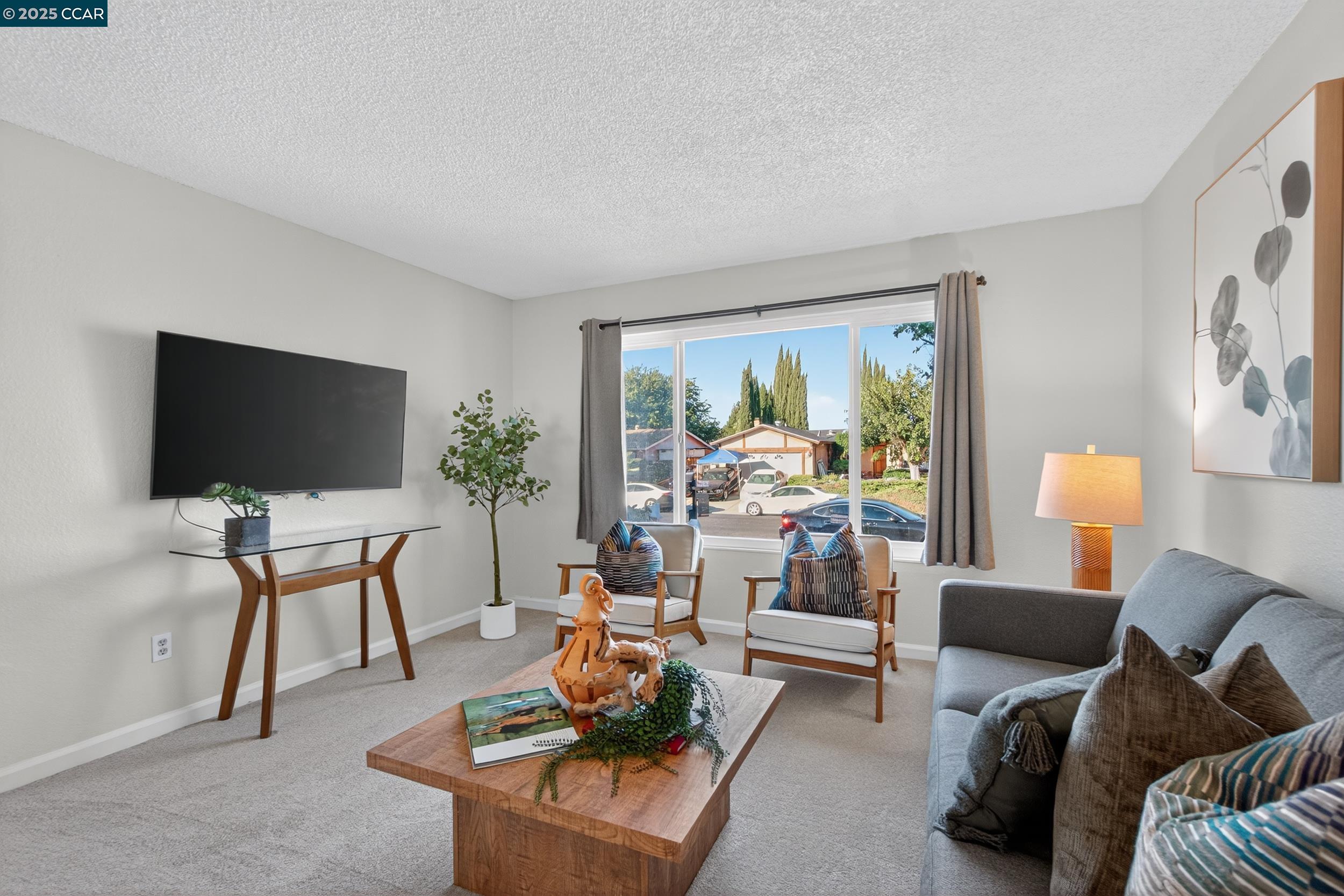 3904 Meadowbrook Cir
