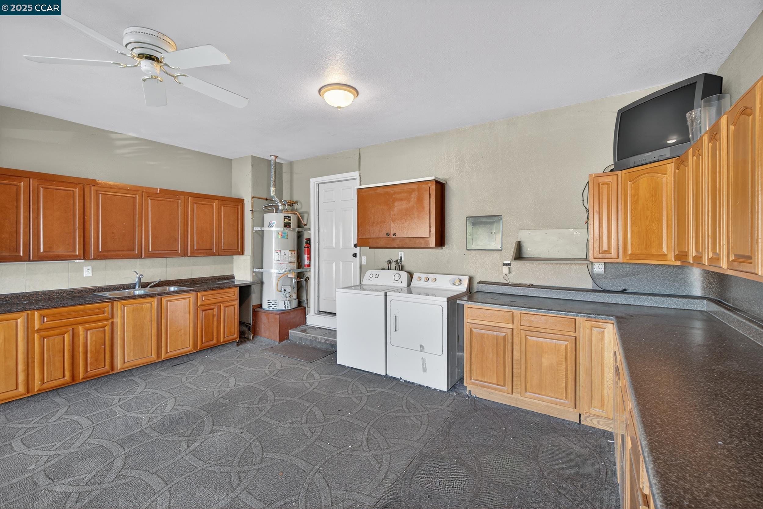 3904 Meadowbrook Cir