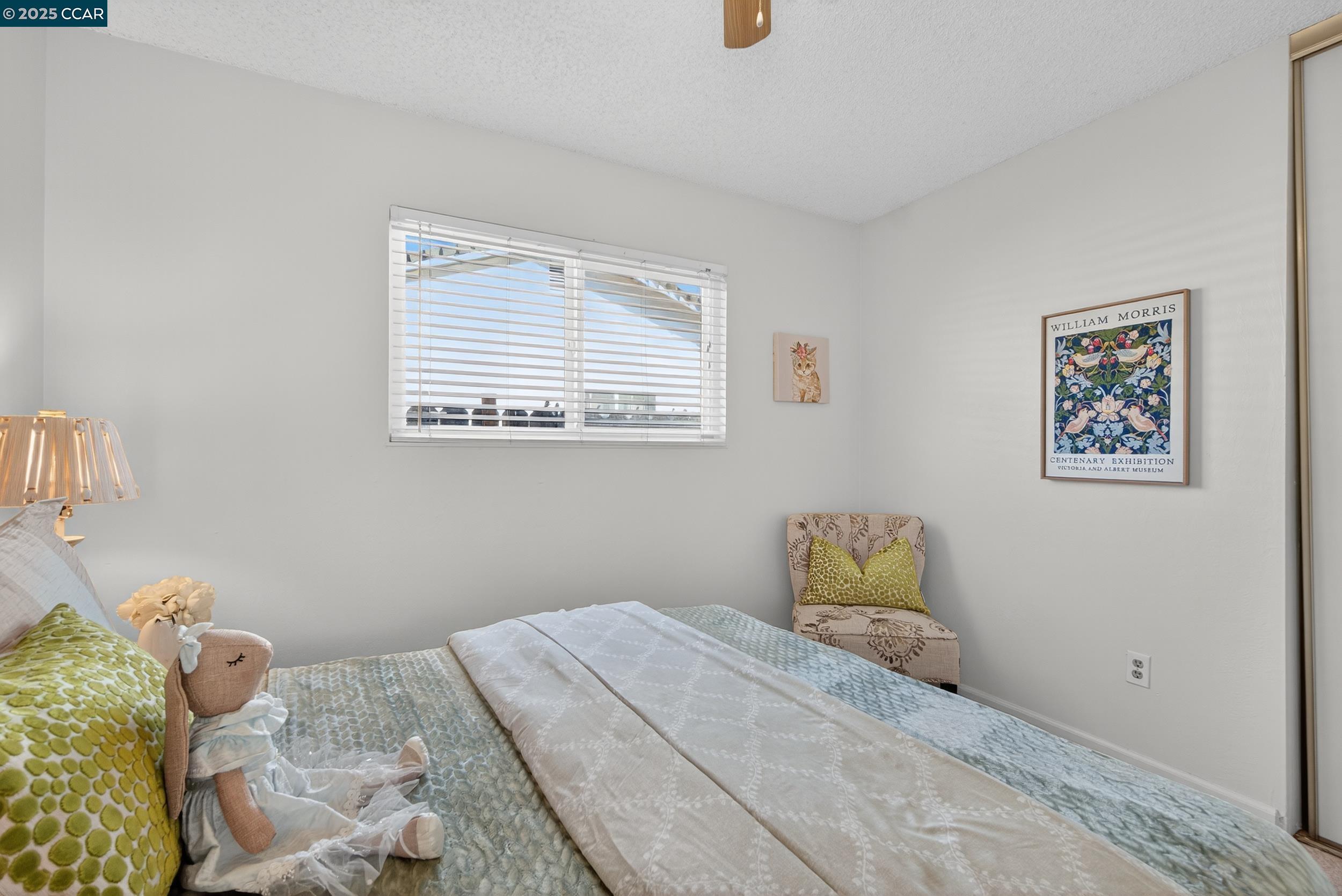 3904 Meadowbrook Cir