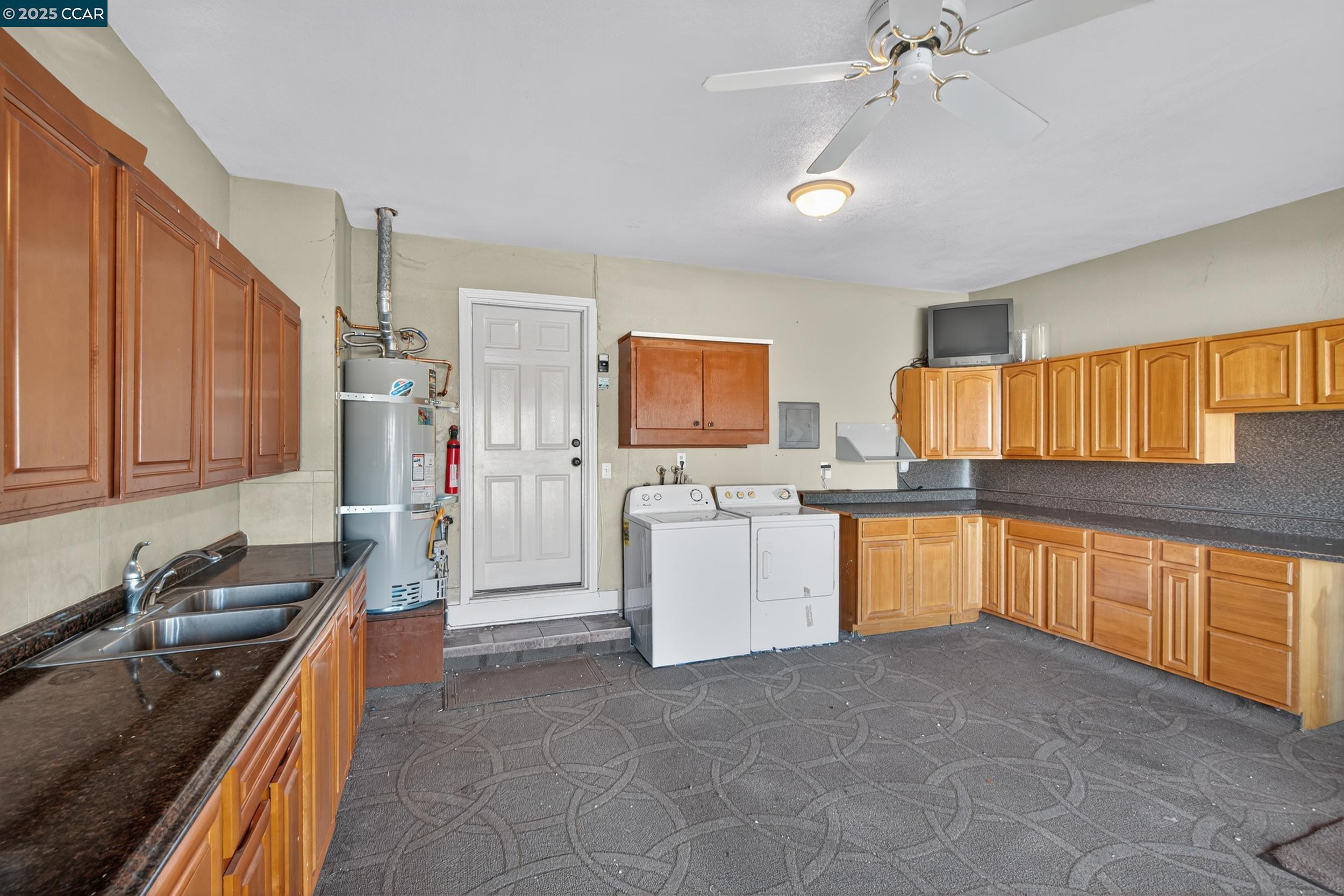 3904 Meadowbrook Cir