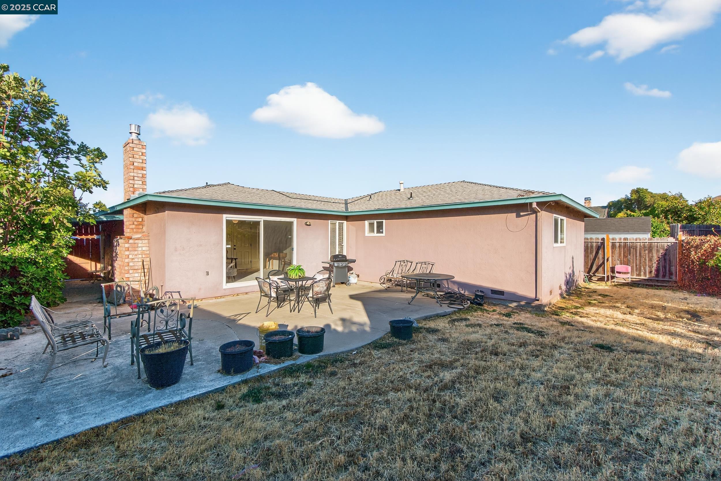 3904 Meadowbrook Cir