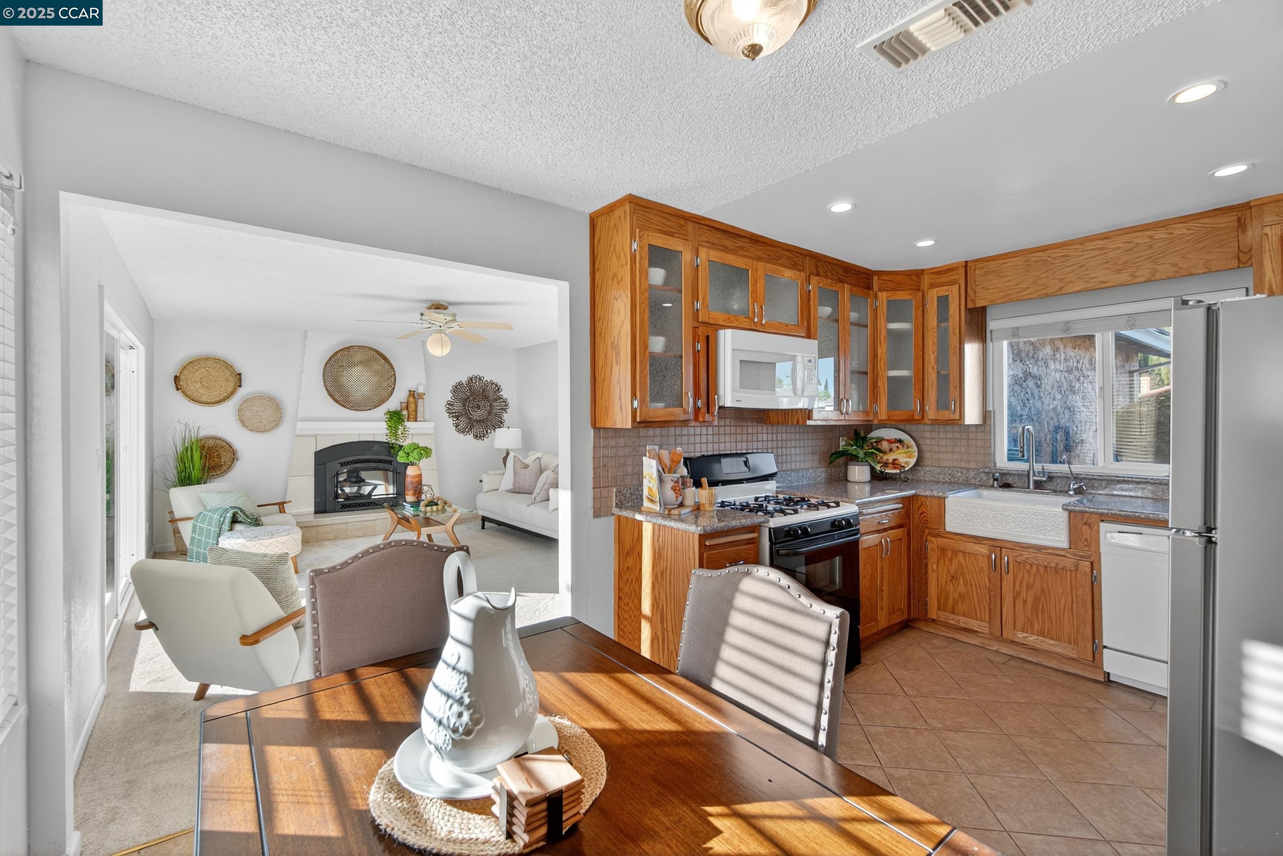 3904 Meadowbrook Cir