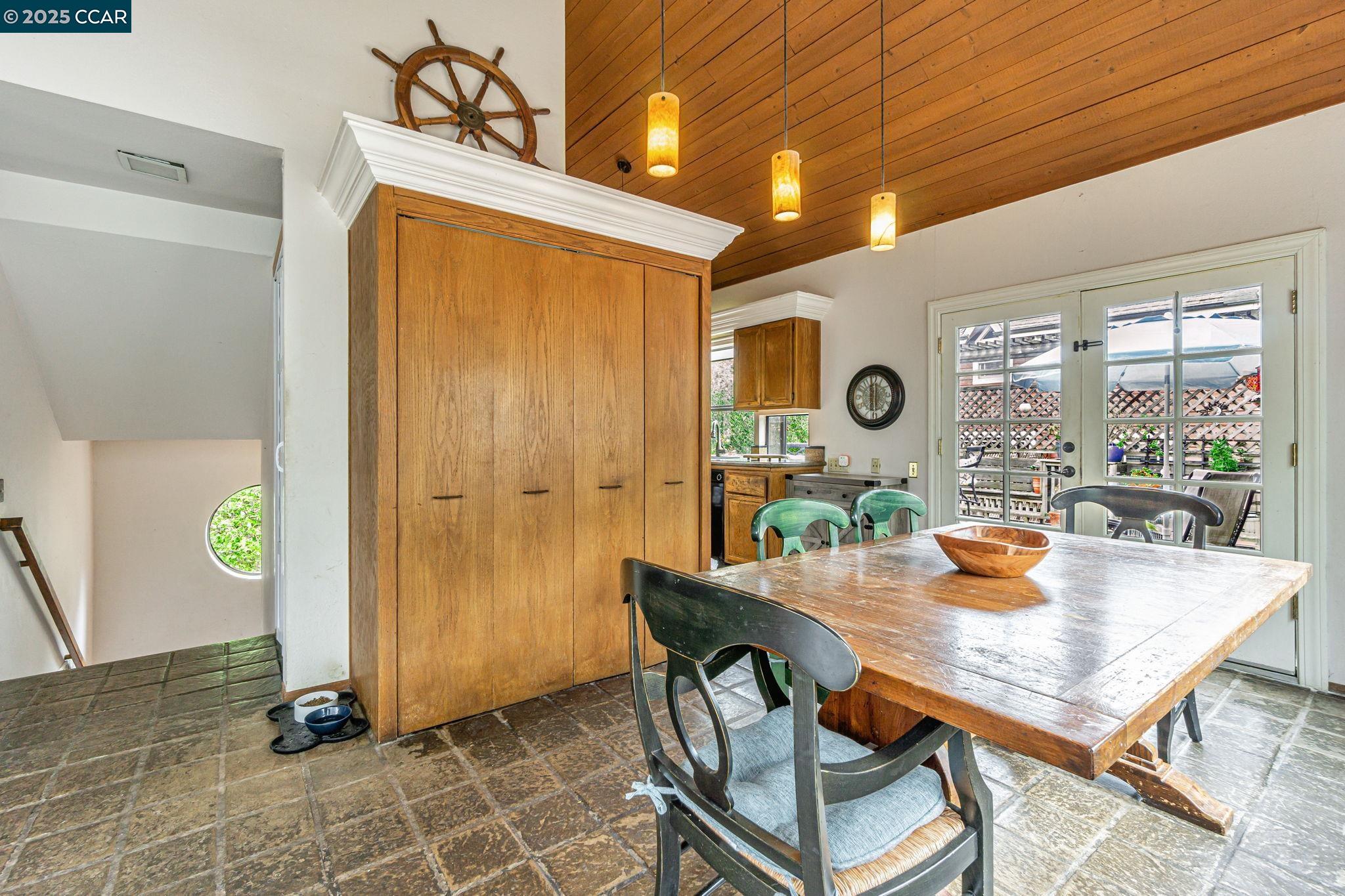 166 Canyon Lake Dr