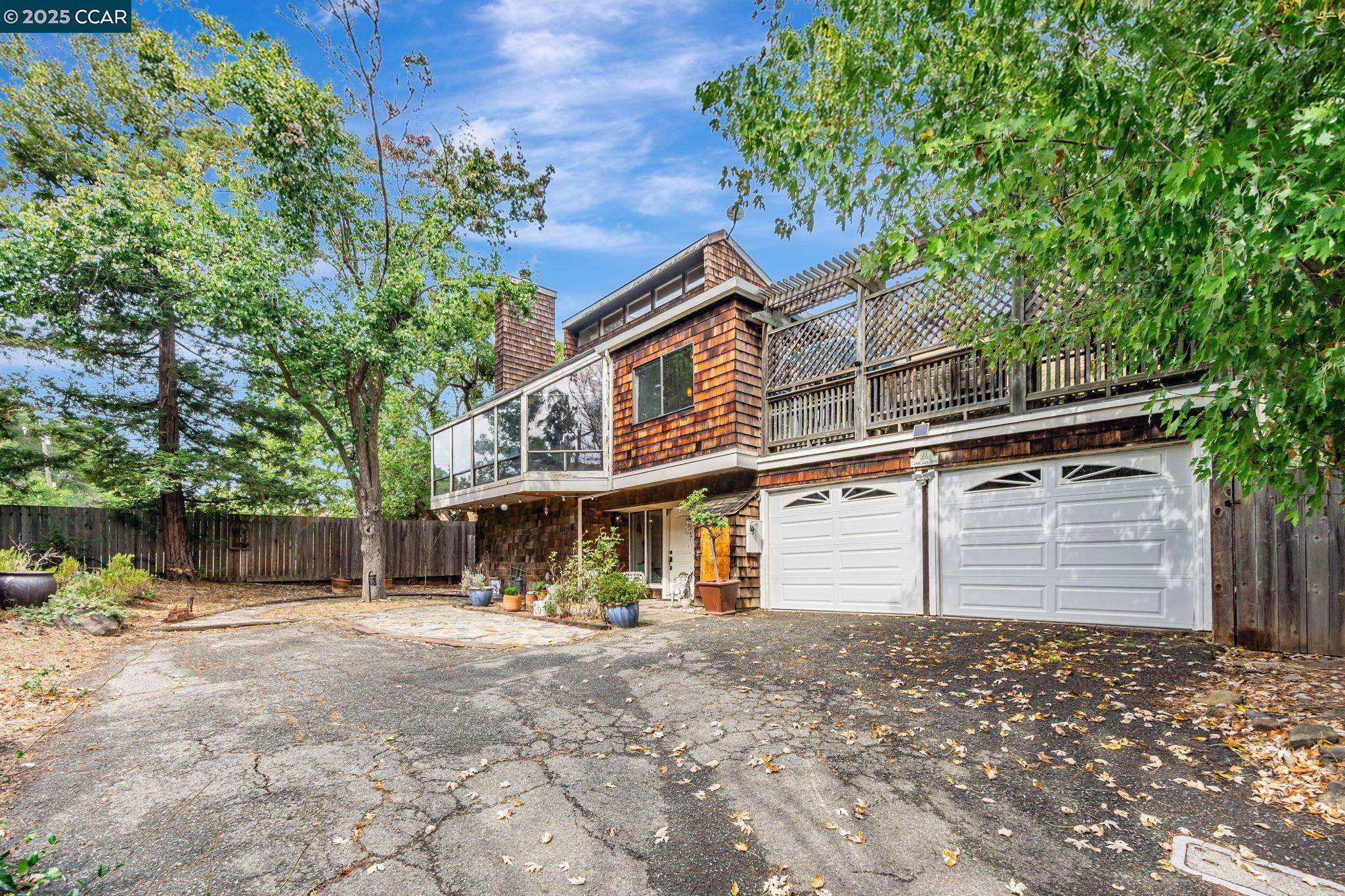 166 Canyon Lake Dr