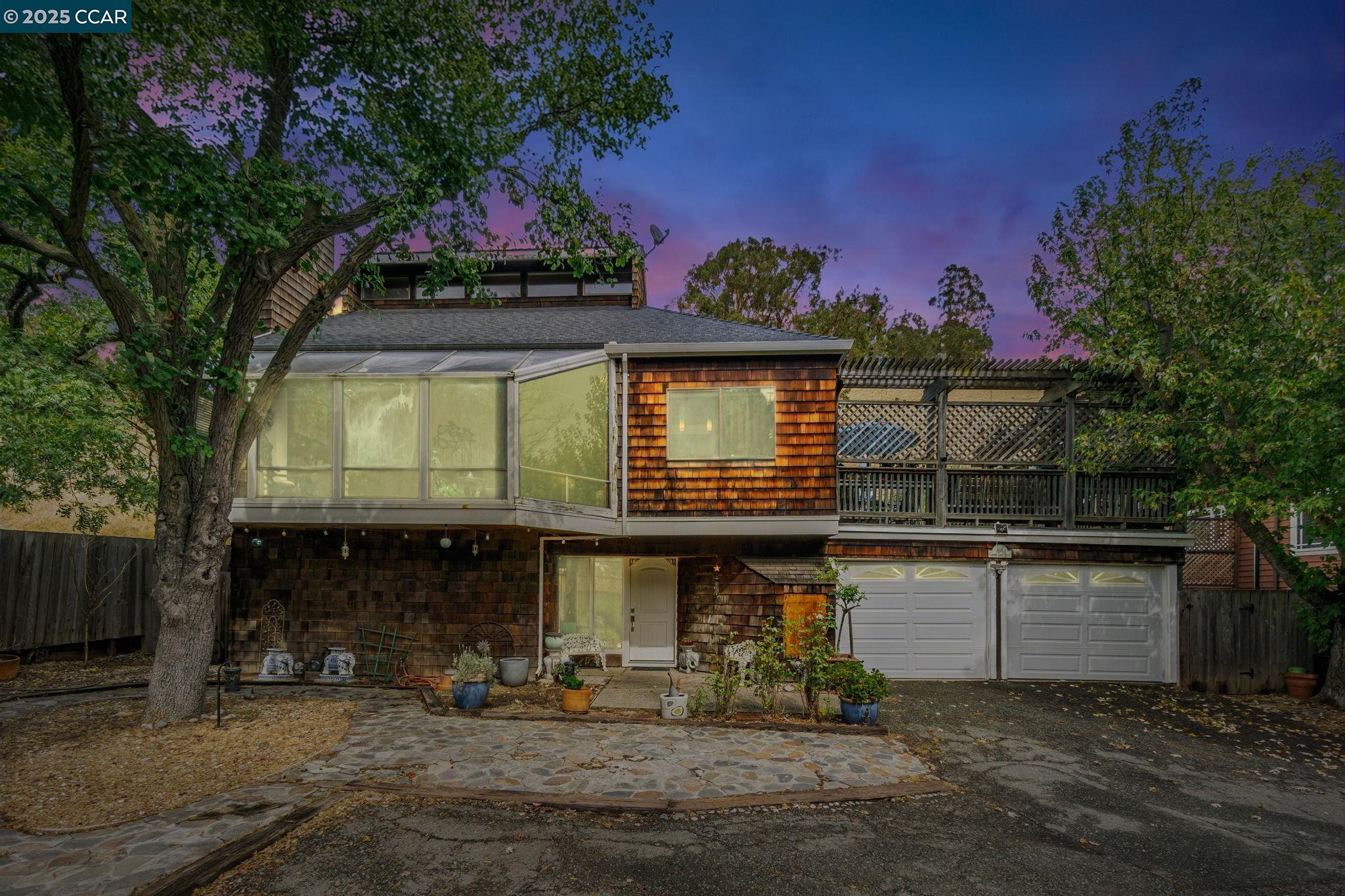 166 Canyon Lake Dr