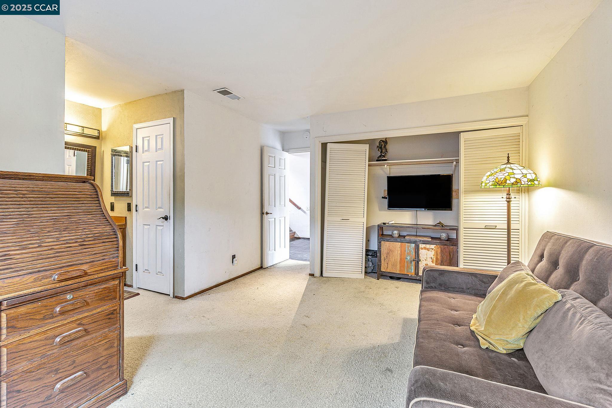 166 Canyon Lake Dr