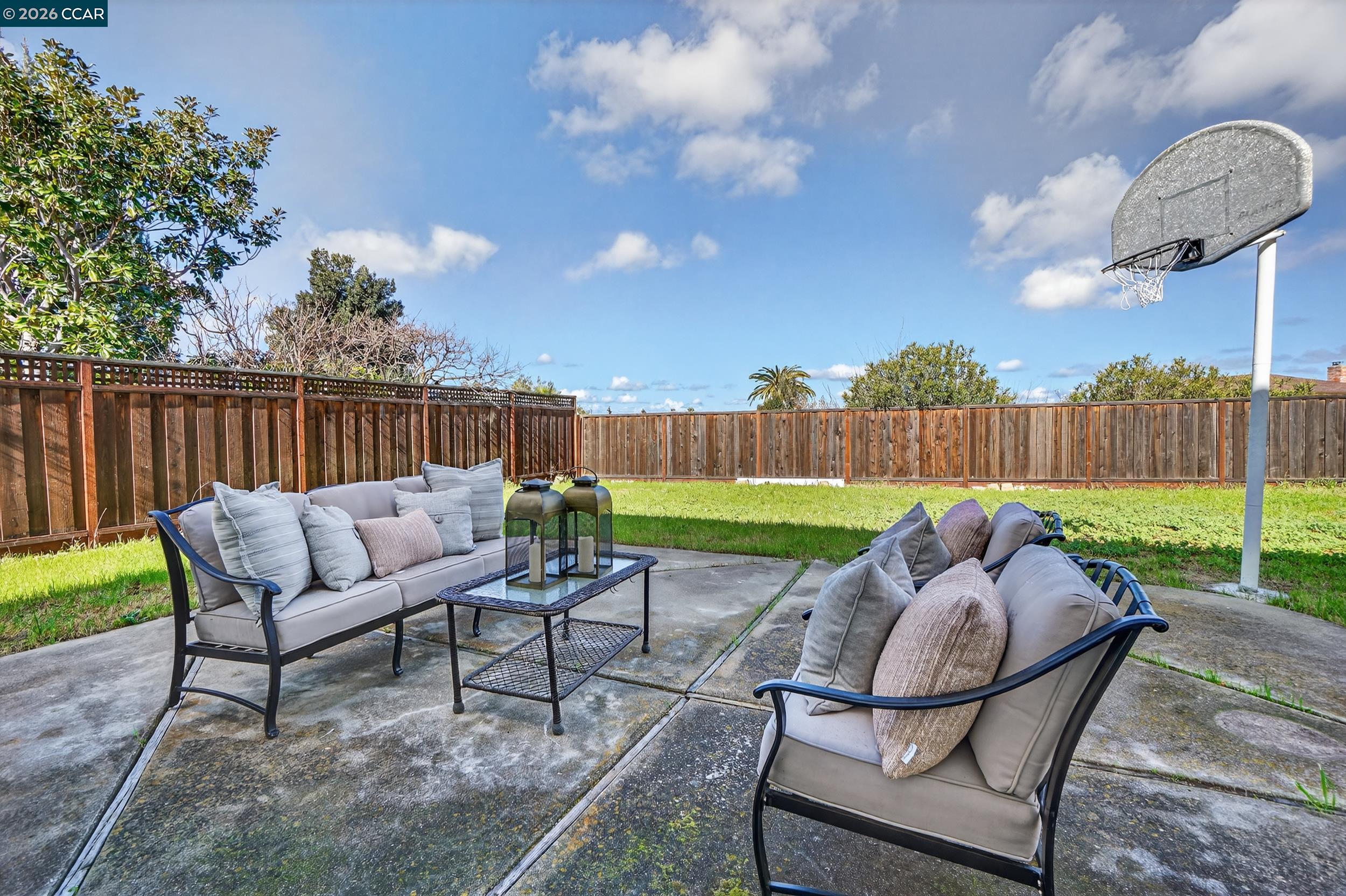 4310 Foothill Way