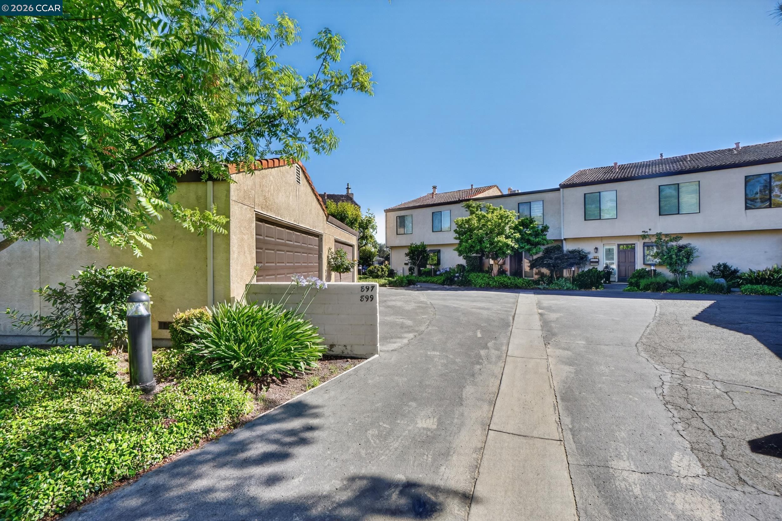 897 Marina Dr