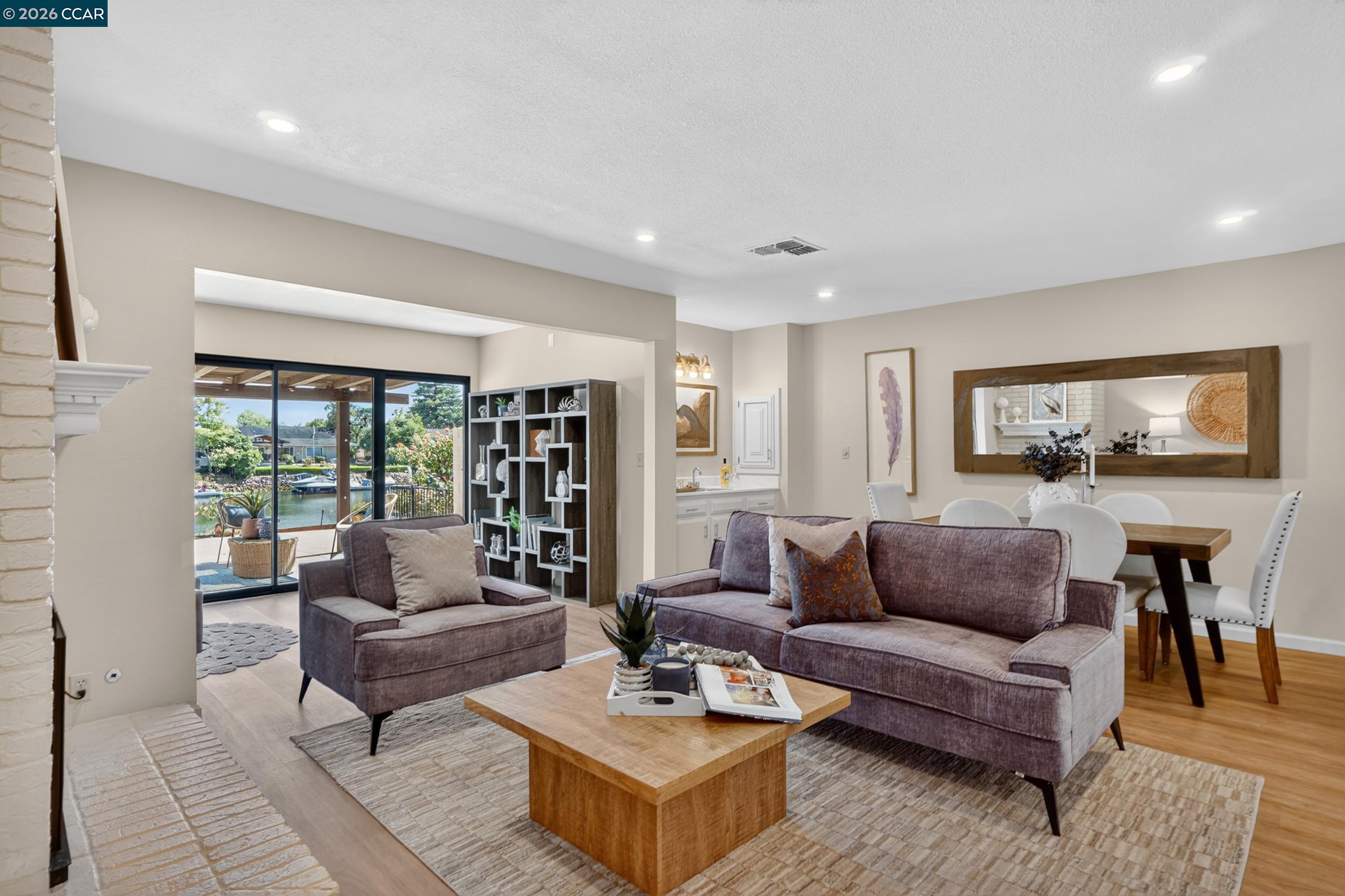 897 Marina Dr