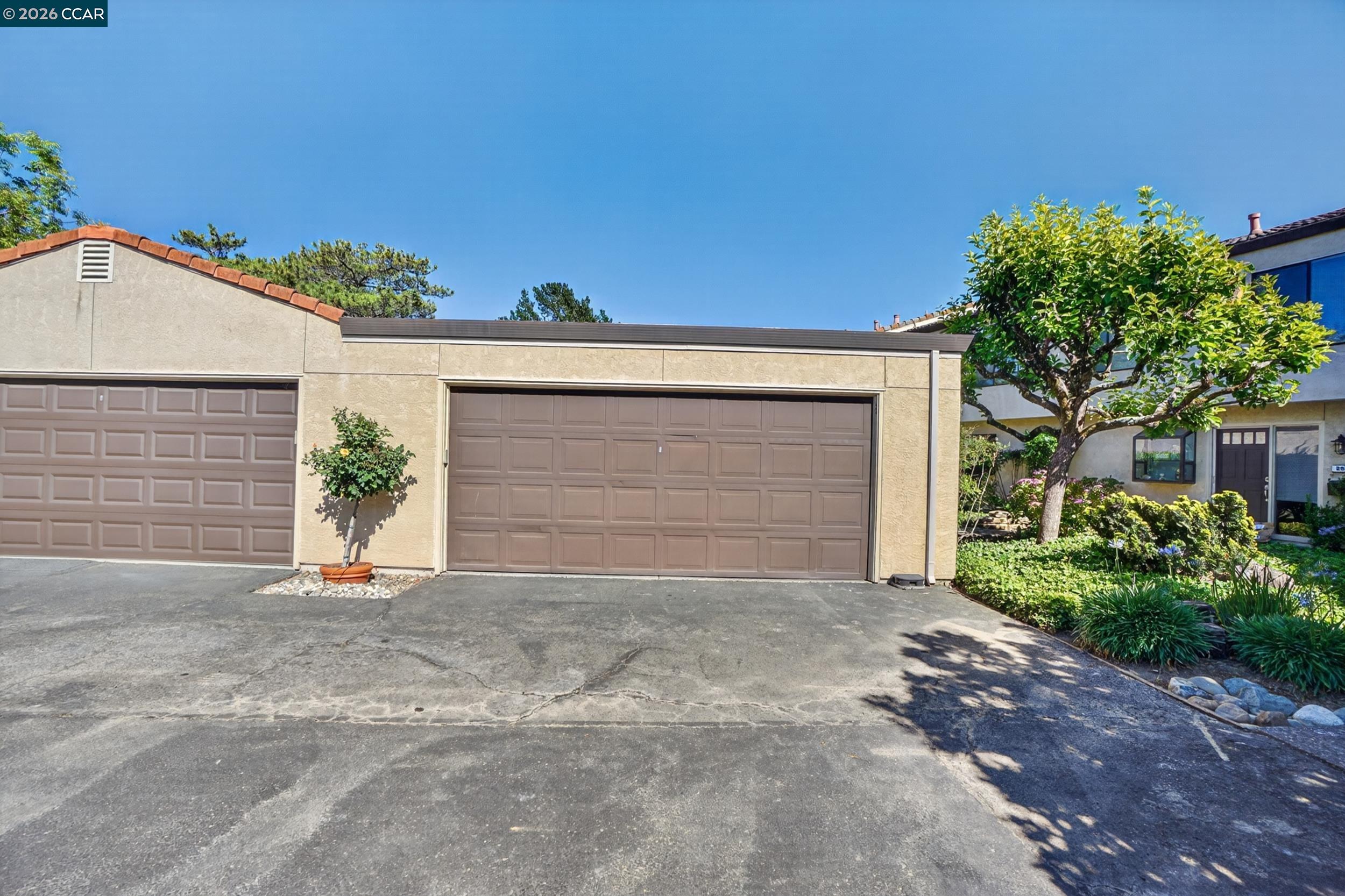 897 Marina Dr