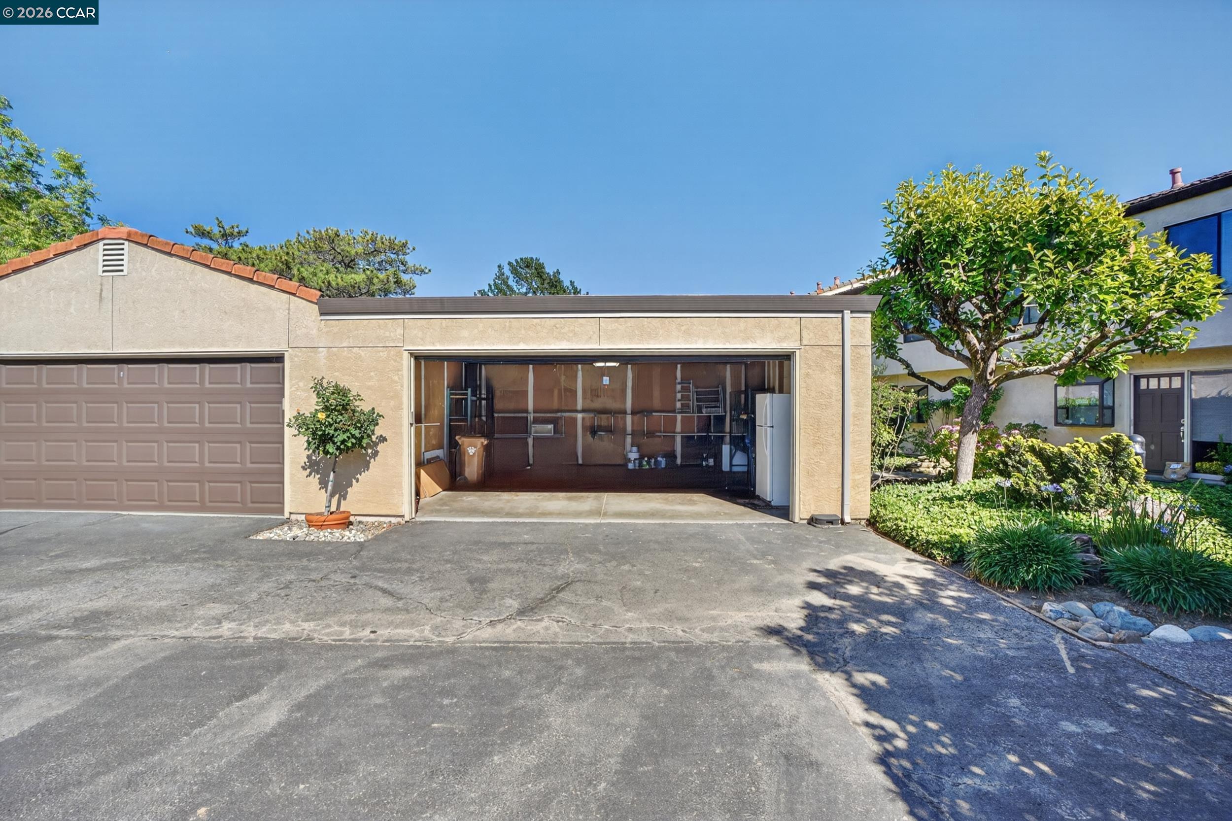 897 Marina Dr