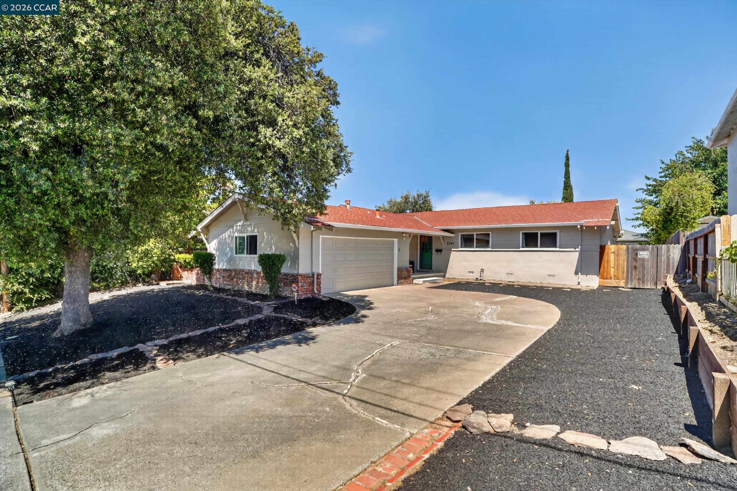 4249 Ridge Dr