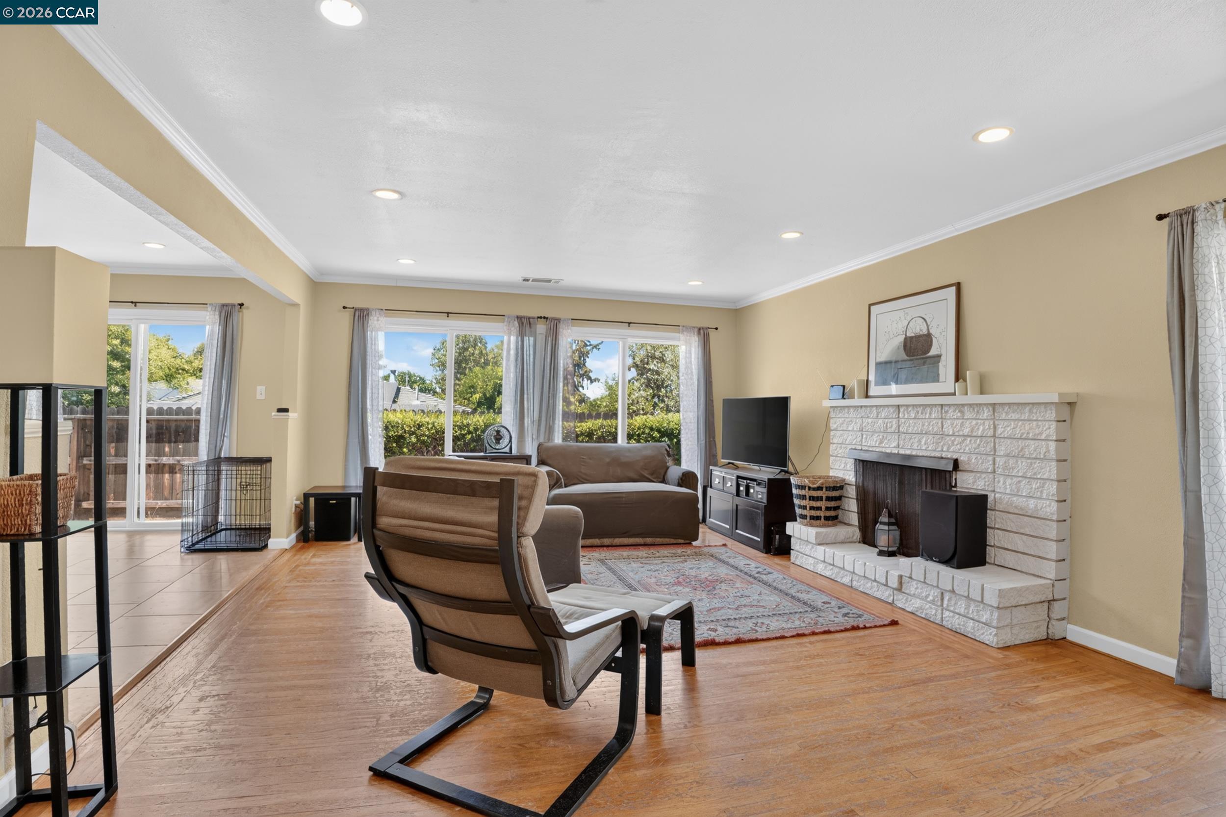 4249 Ridge Dr