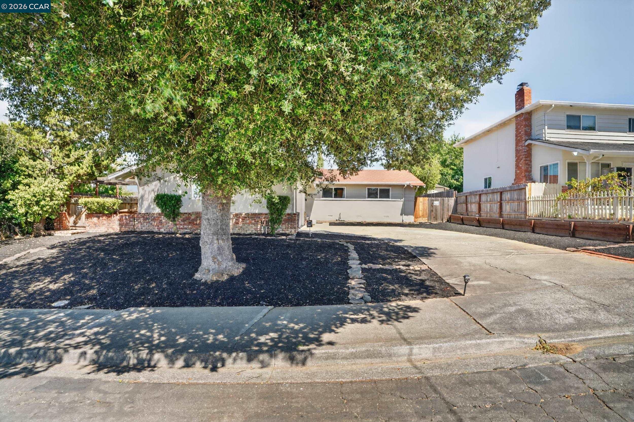 4249 Ridge Dr