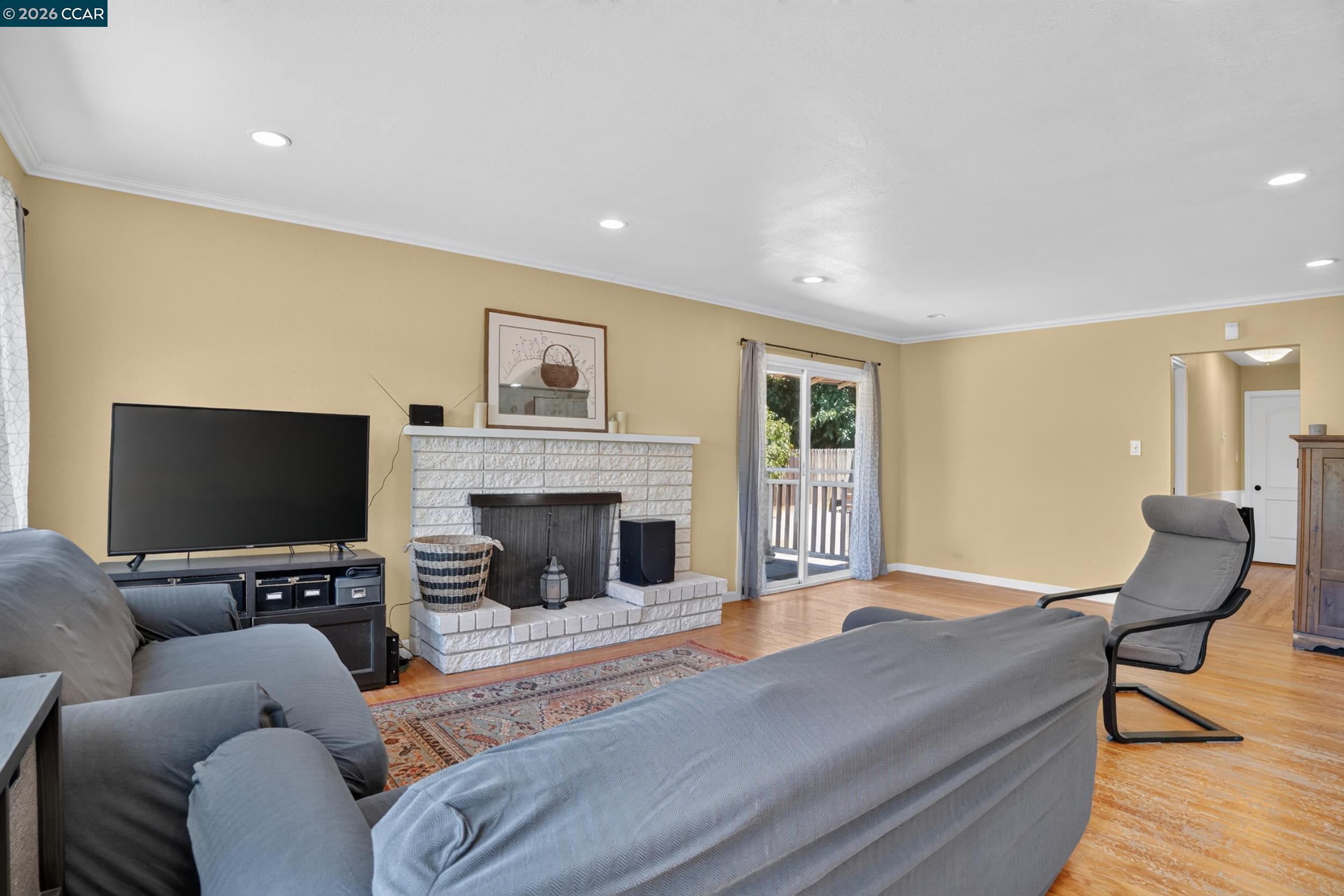 4249 Ridge Dr