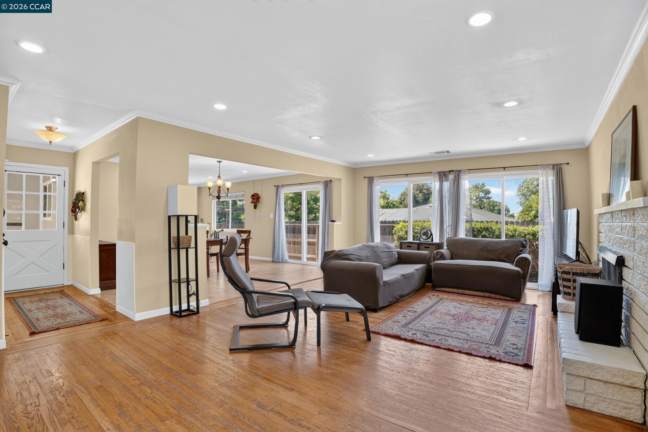 4249 Ridge Dr