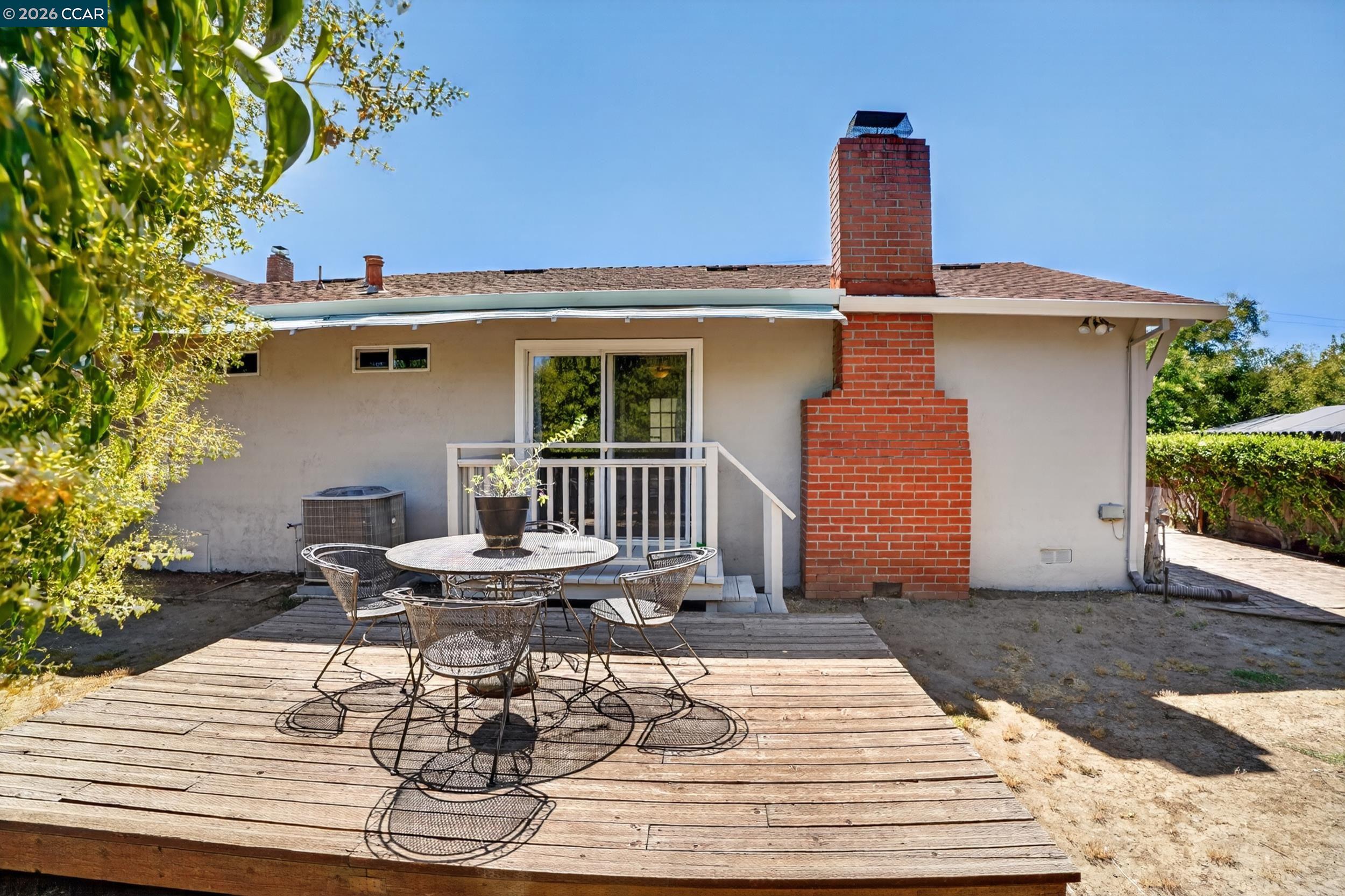 4249 Ridge Dr