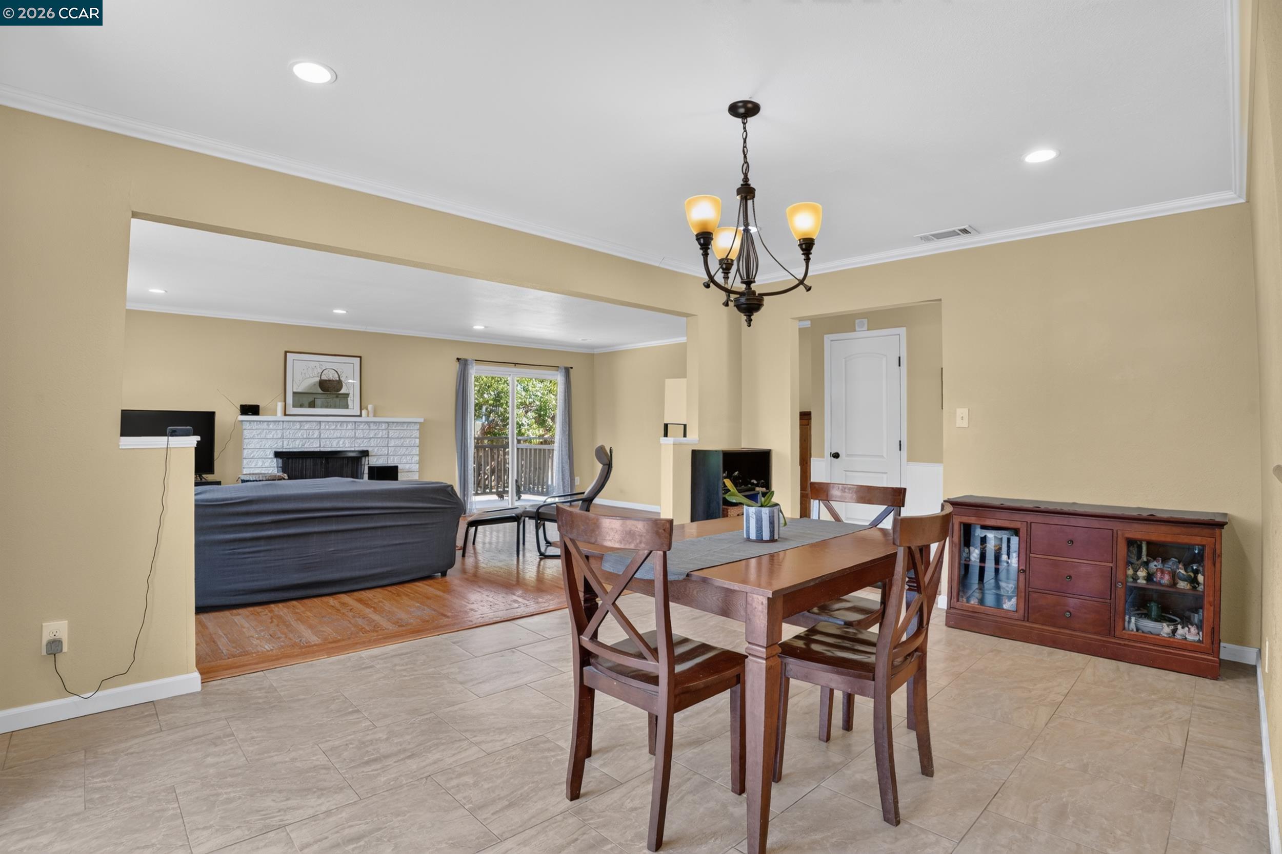 4249 Ridge Dr