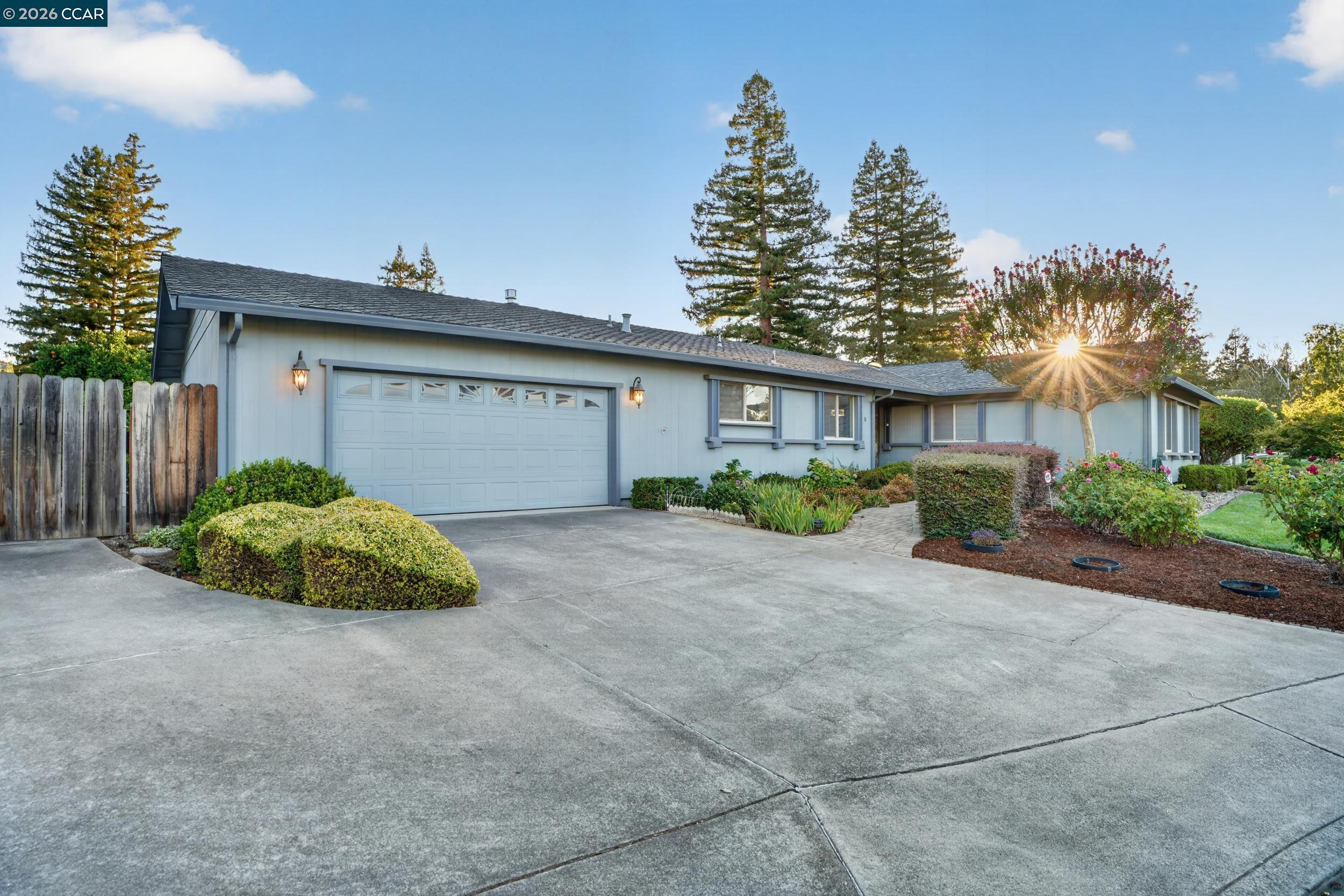 8 Casey Glen Ct