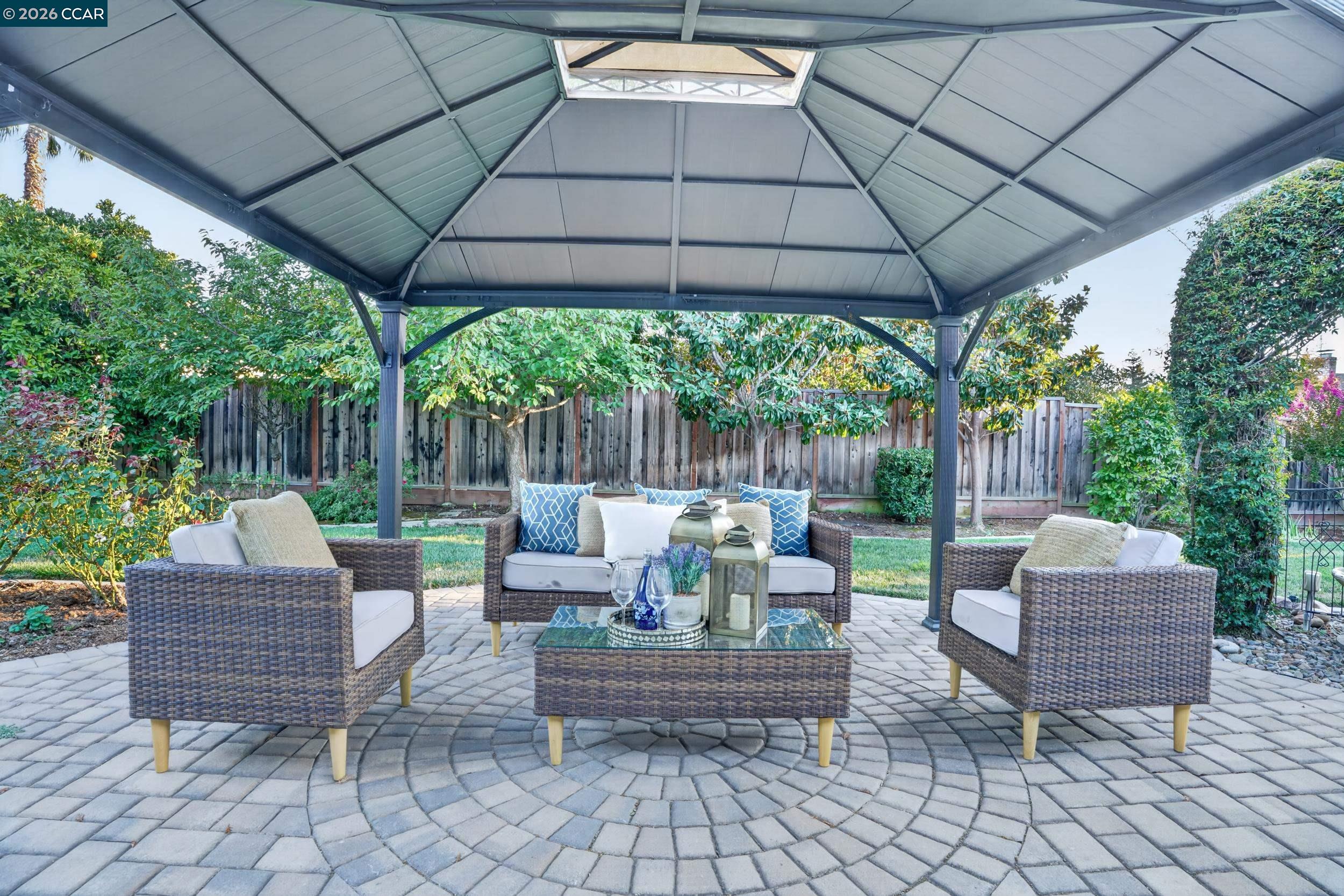 8 Casey Glen Ct