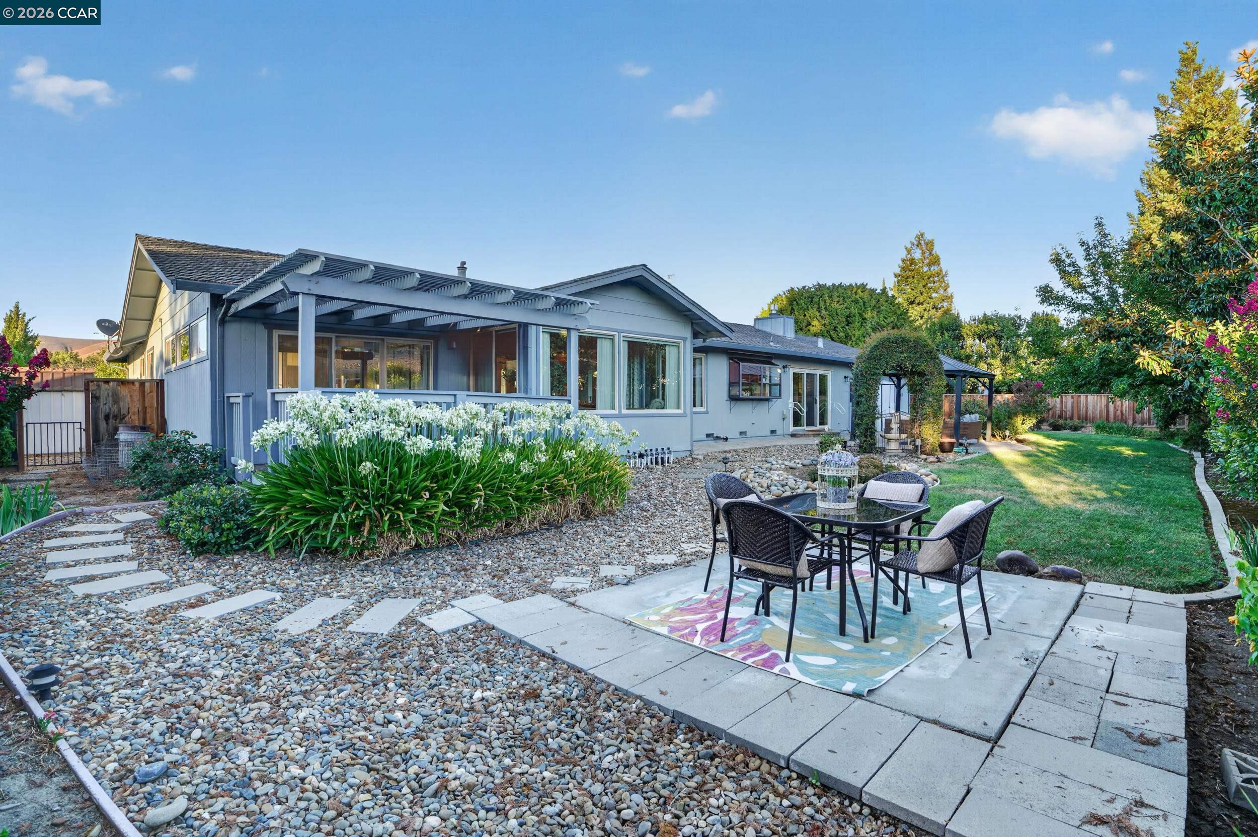 8 Casey Glen Ct